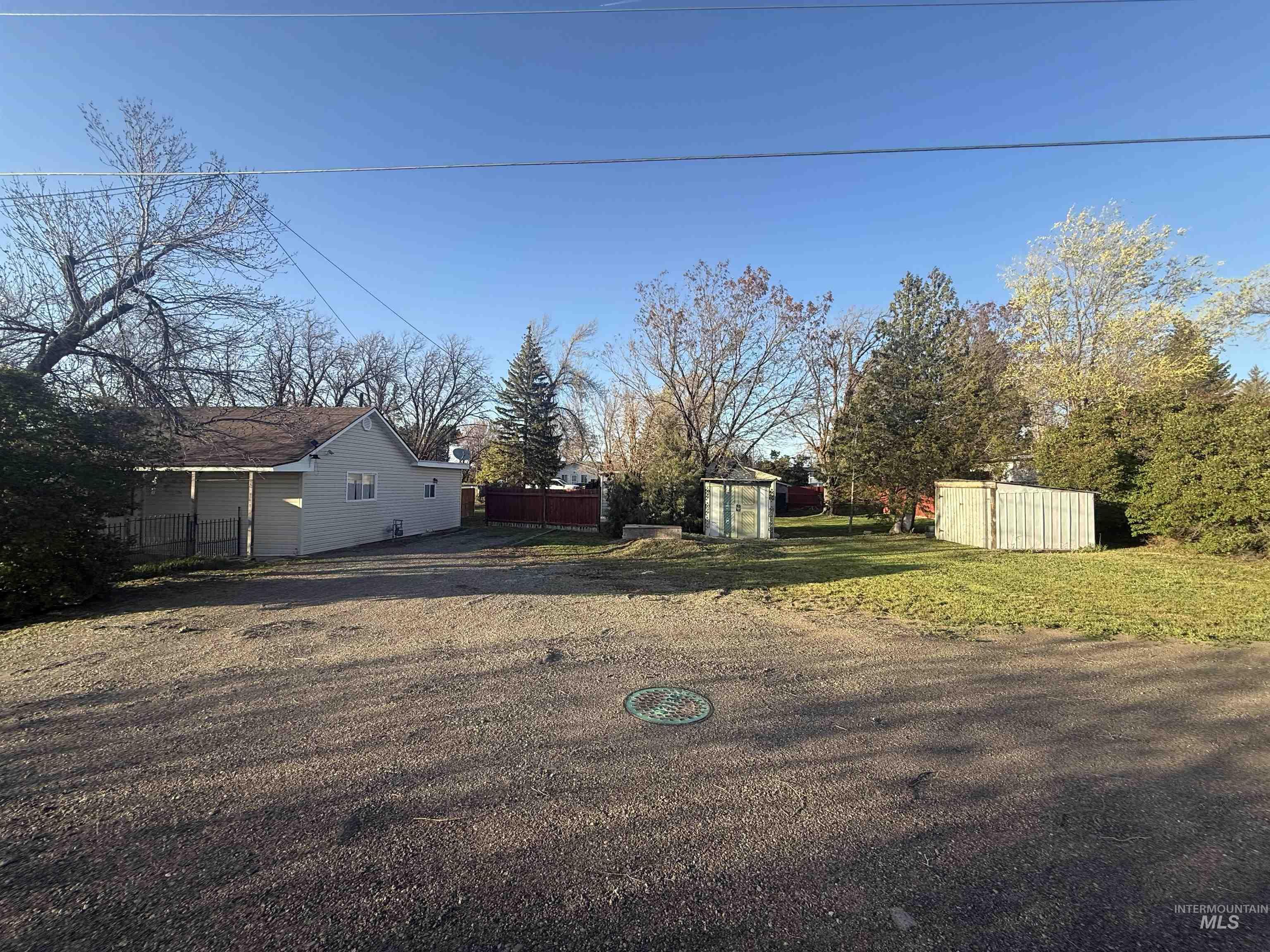 515 W C Street Property Photo 9