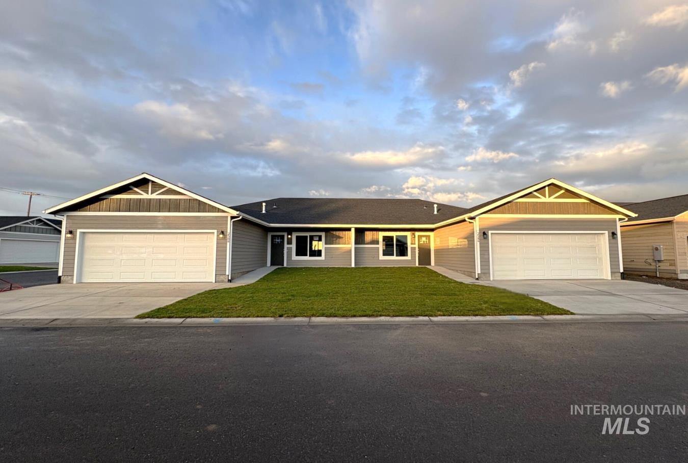 1805 Clark Fork Lane Property Photo 2