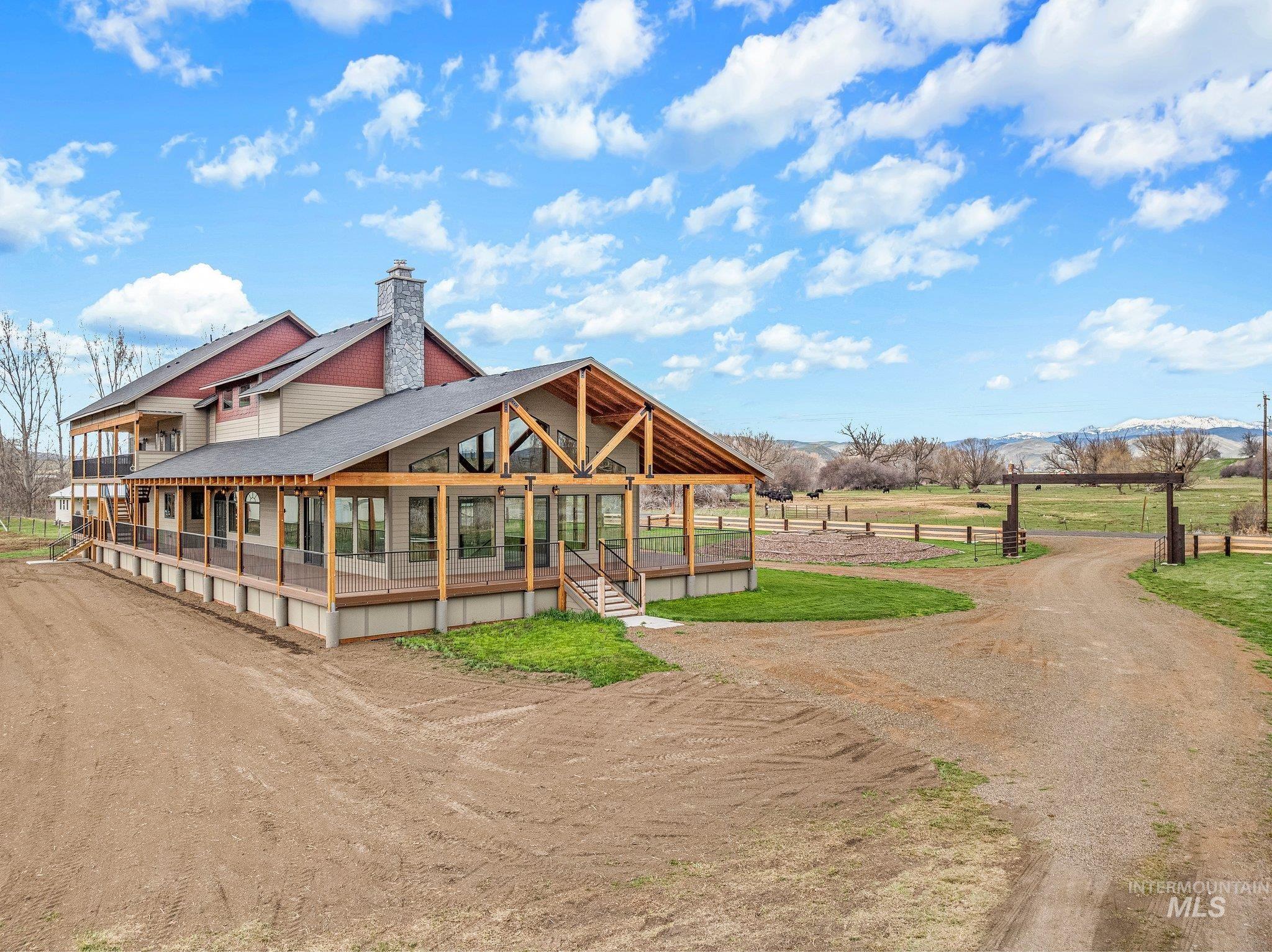 46131 Snake River Rd Property Photo 4