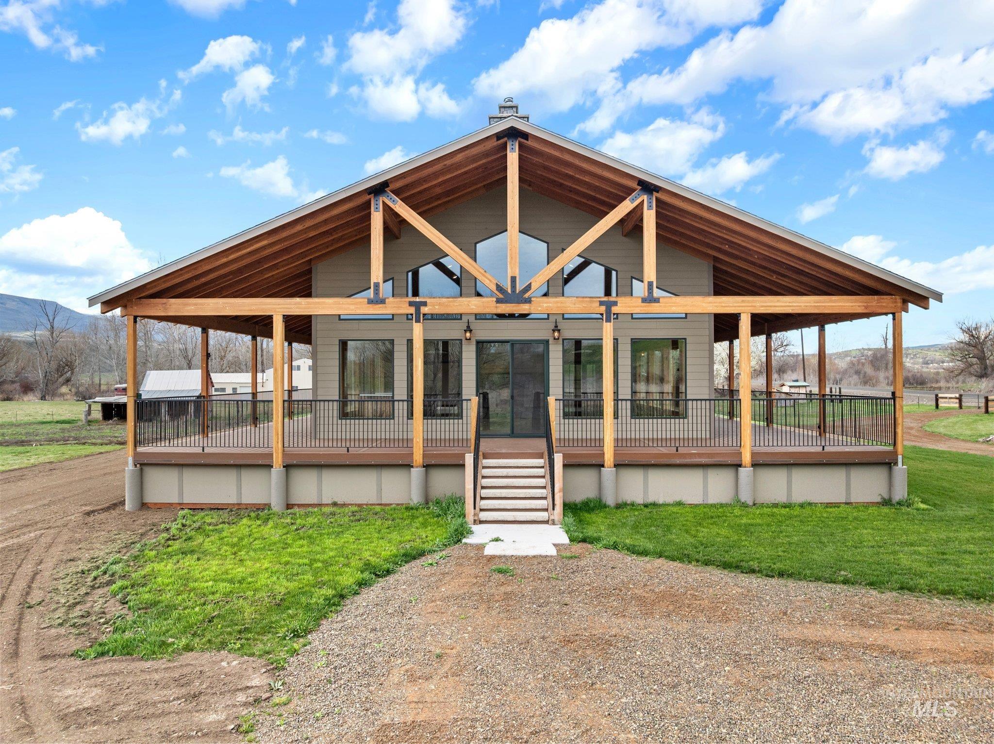 46131 Snake River Rd Property Photo 5