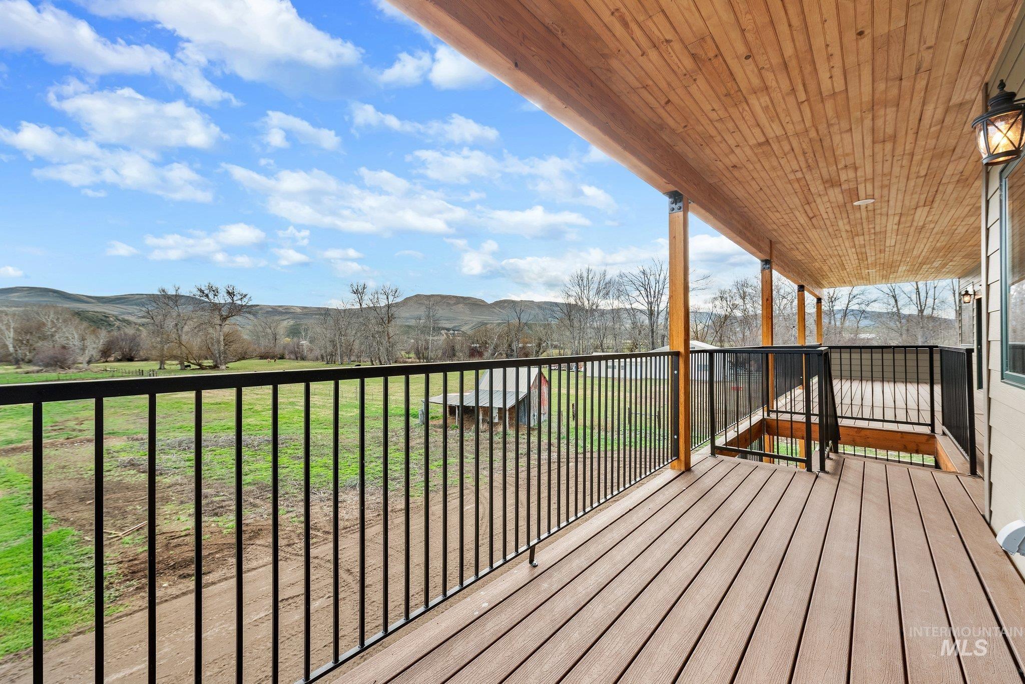 46131 Snake River Rd Property Photo 7