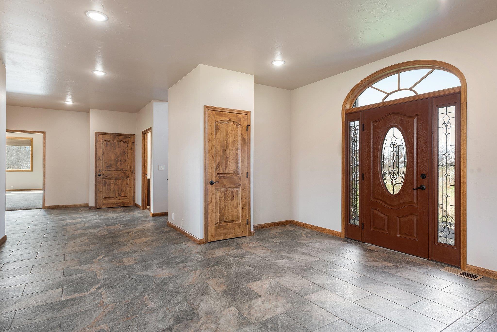46131 Snake River Rd Property Photo 8