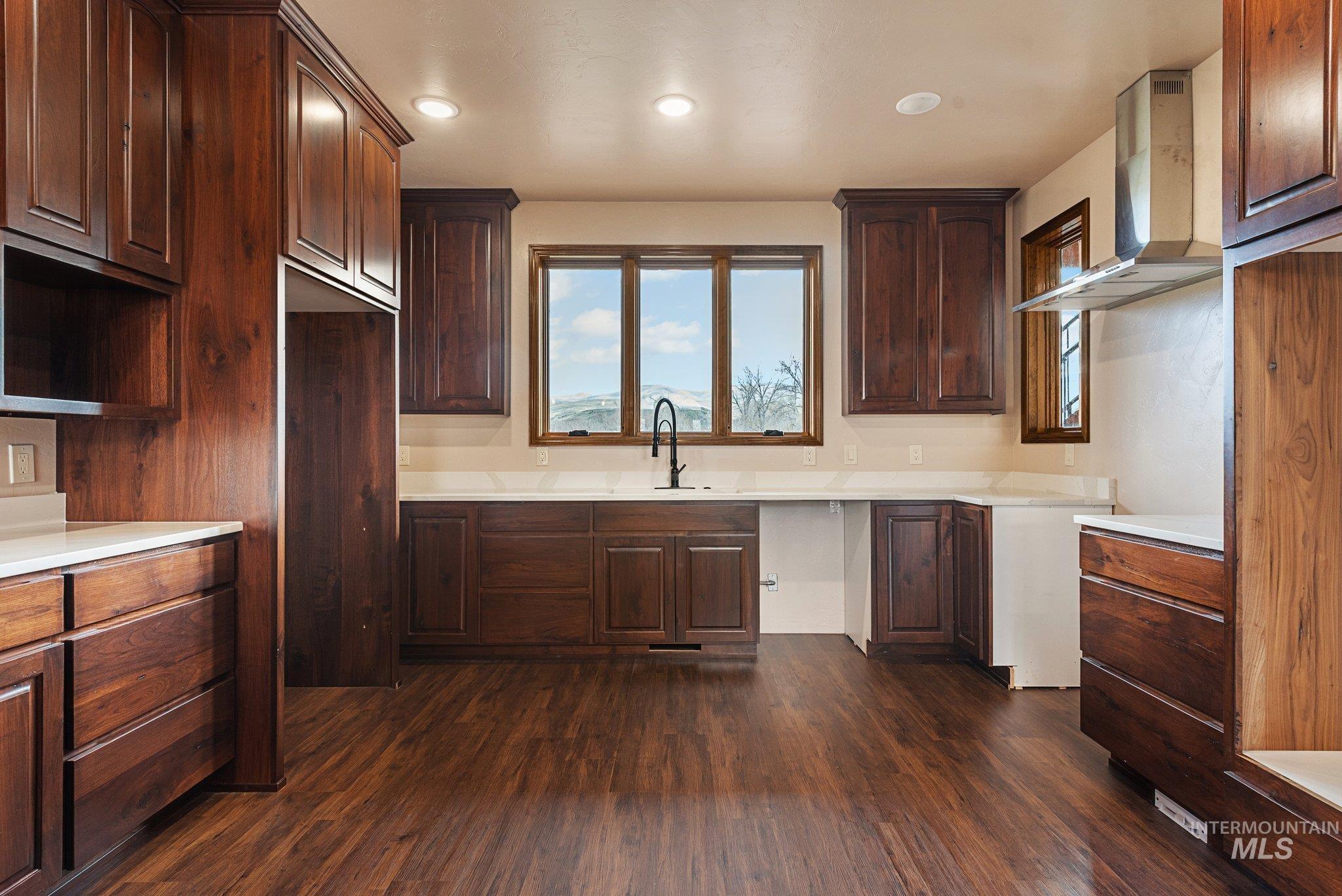 46131 Snake River Rd Property Photo 9