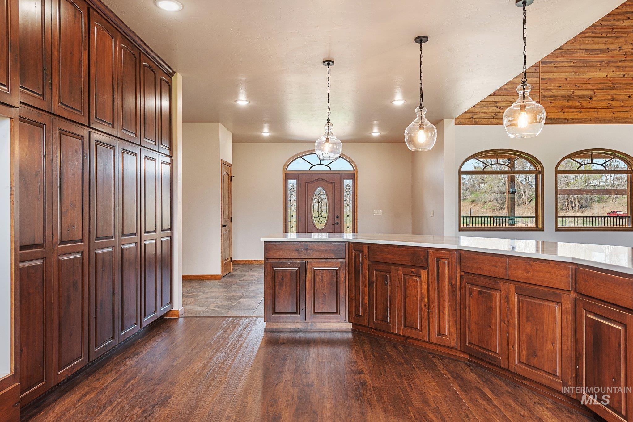 46131 Snake River Rd Property Photo 10