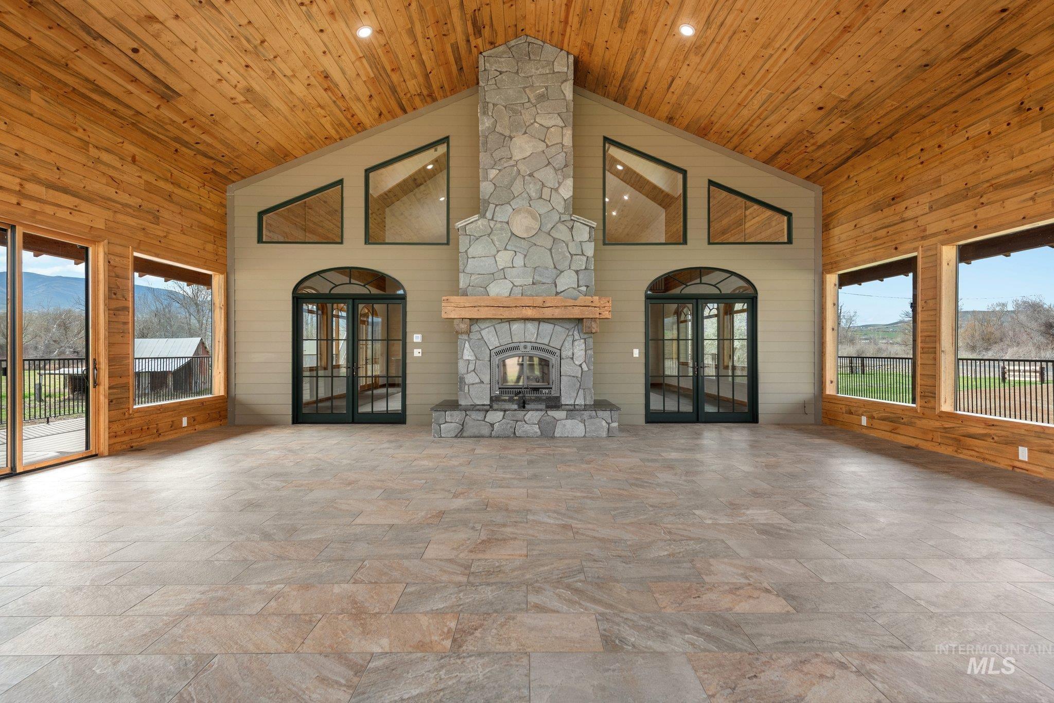 46131 Snake River Rd Property Photo 13