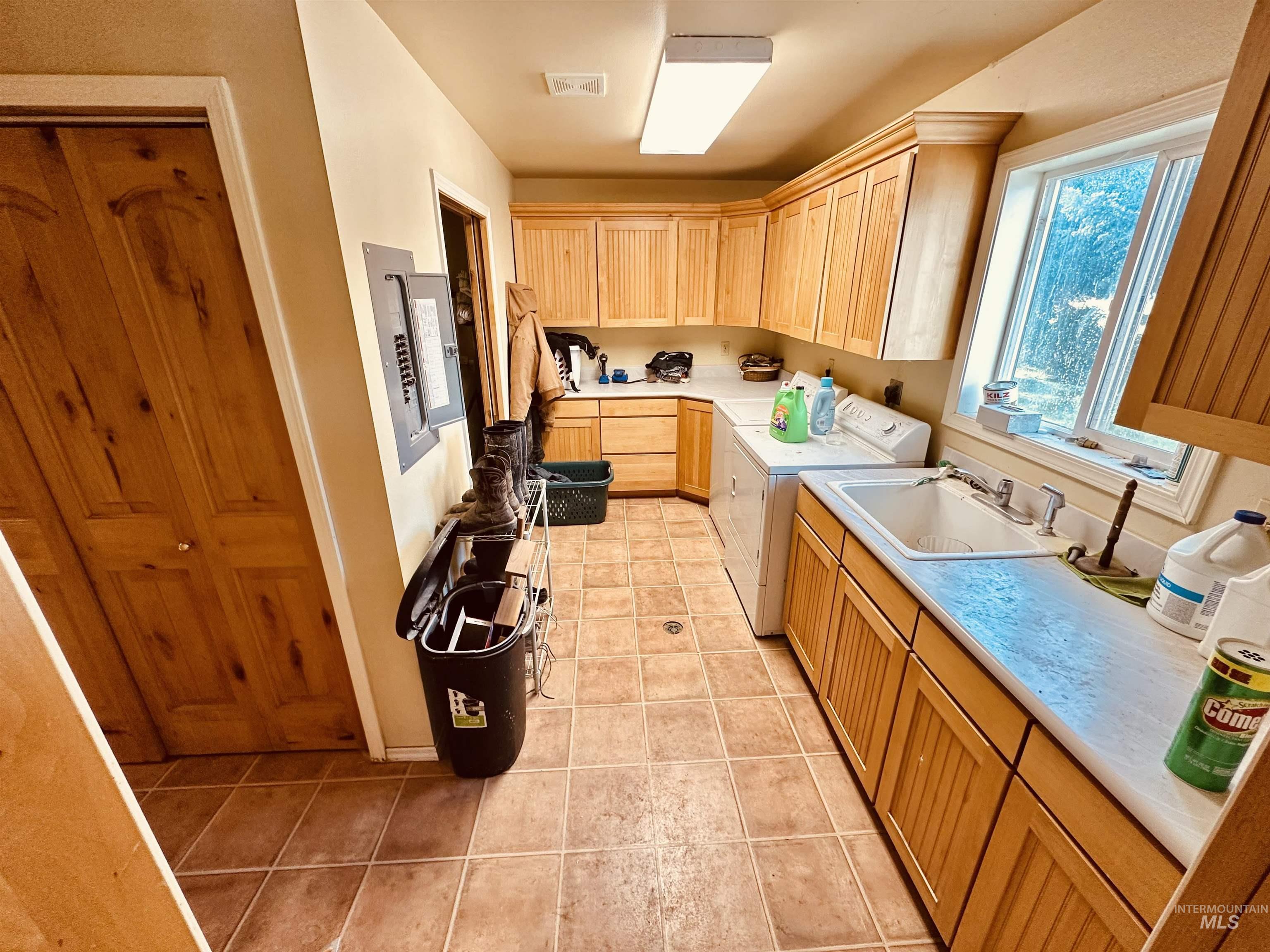 1049 Grand Ave Property Photo 30
