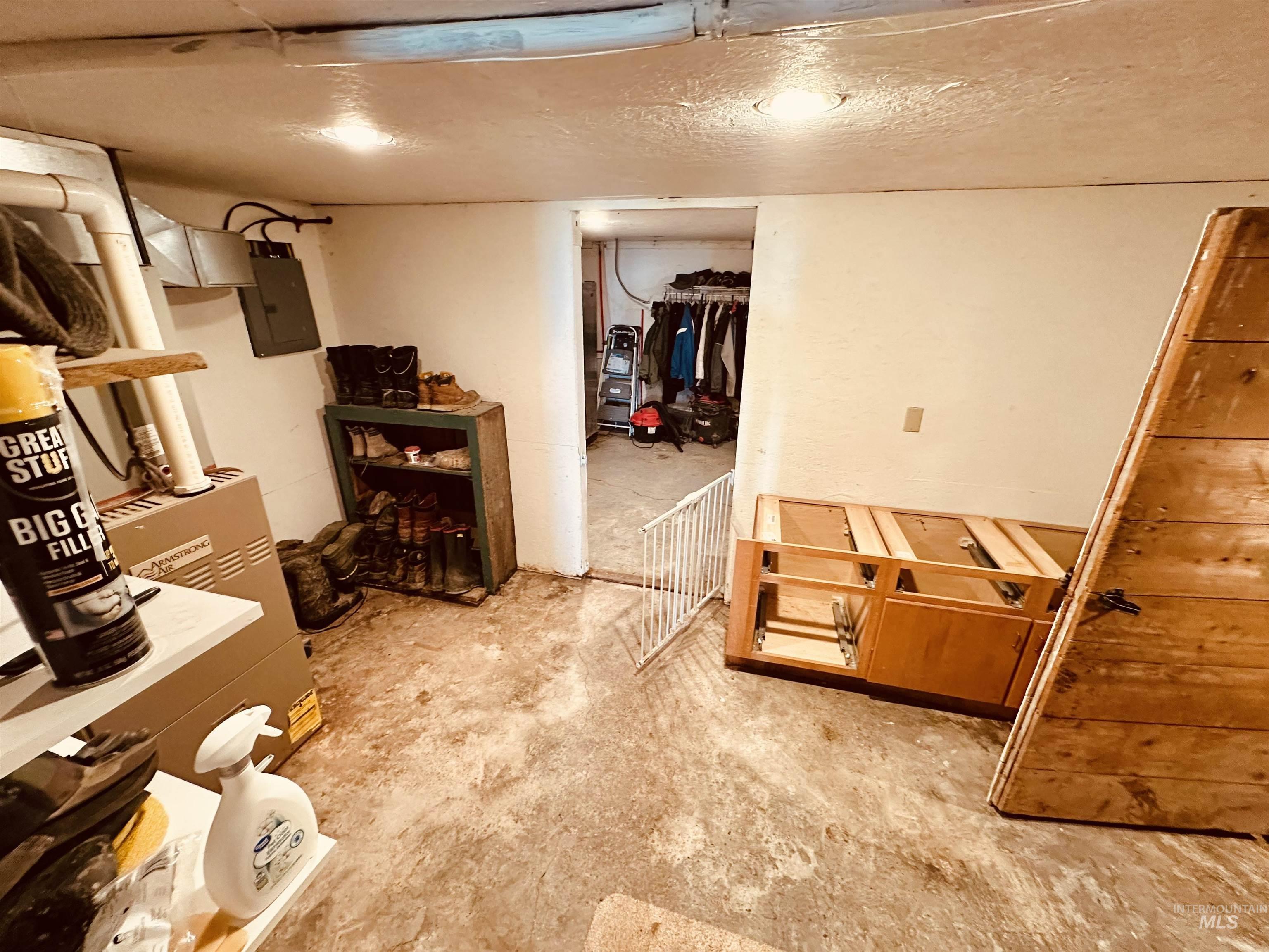 1049 Grand Ave Property Photo 32