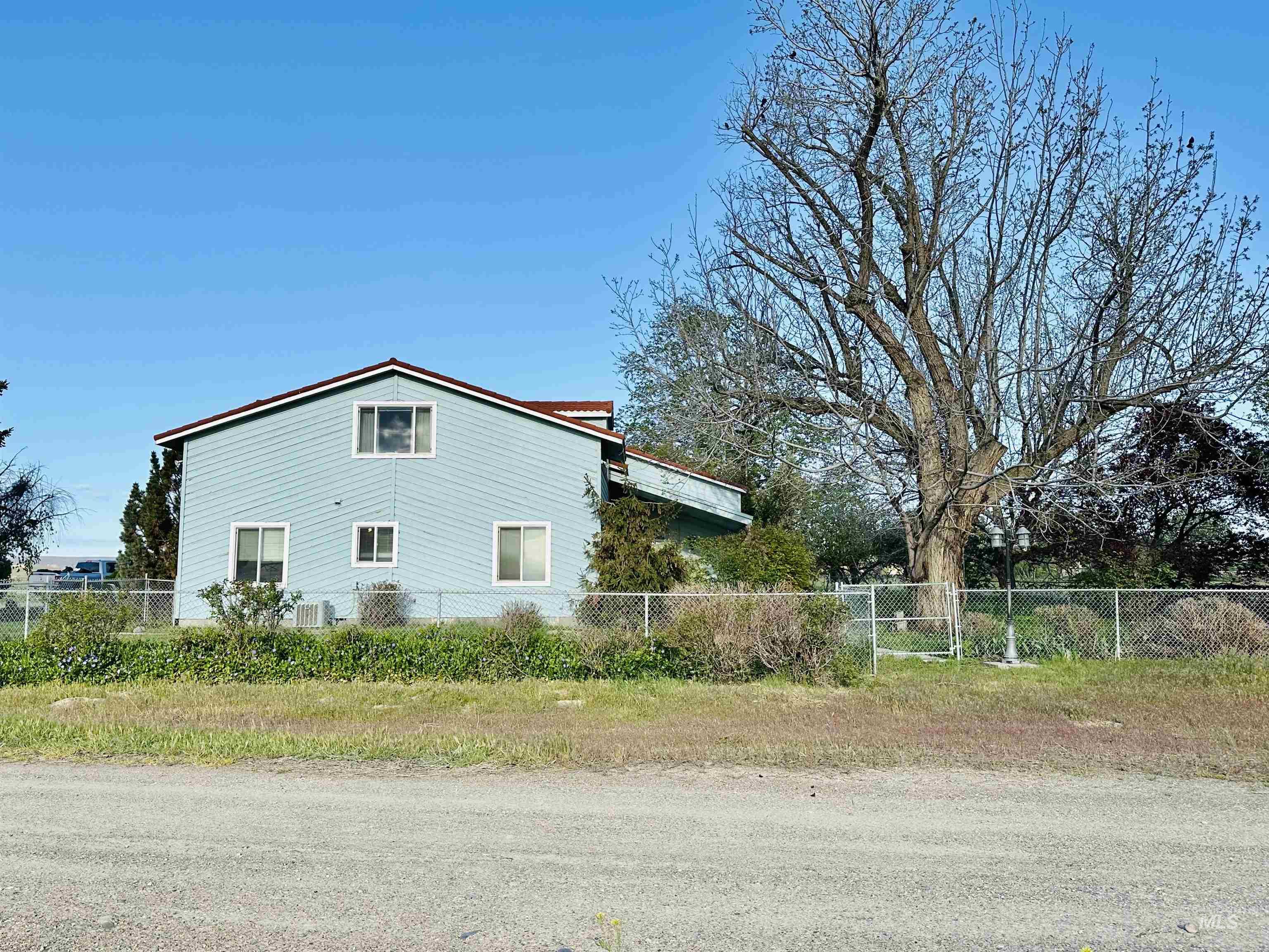 1049 Grand Ave Property Photo 45