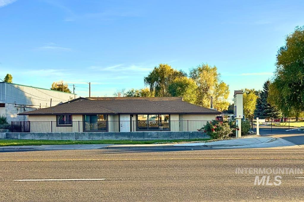 1830 Addison Ave E Property Photo 1
