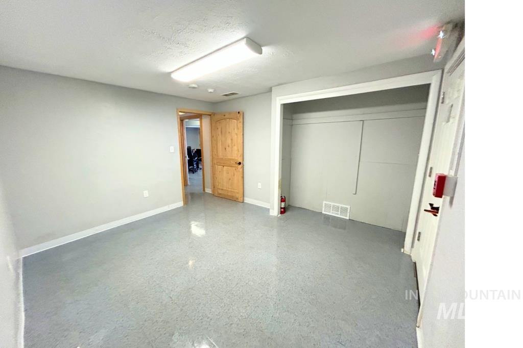 1830 Addison Ave E Property Photo 21