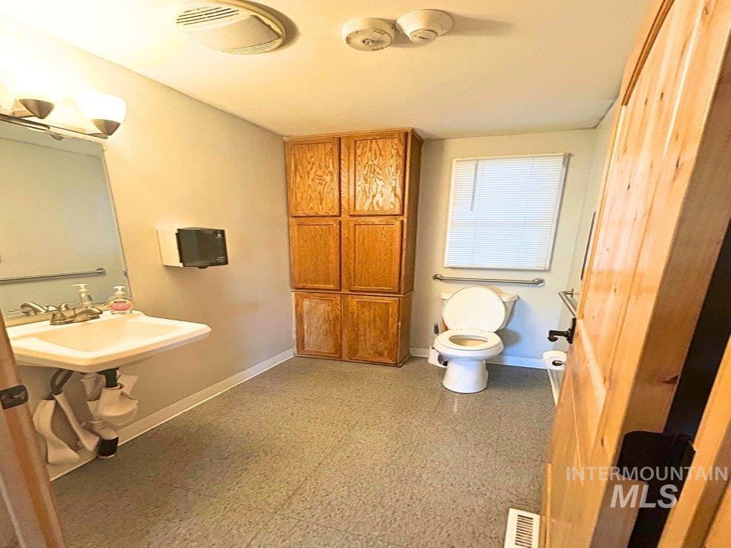 1830 Addison Ave E Property Photo 23