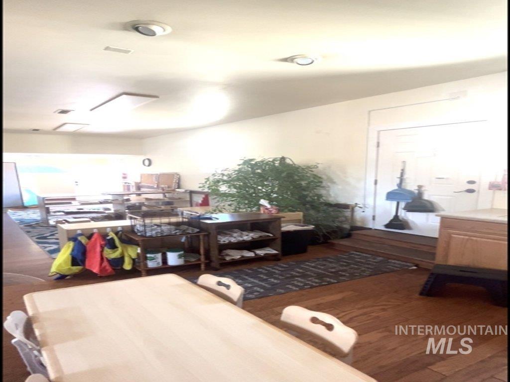 1830 Addison Ave E Property Photo 25