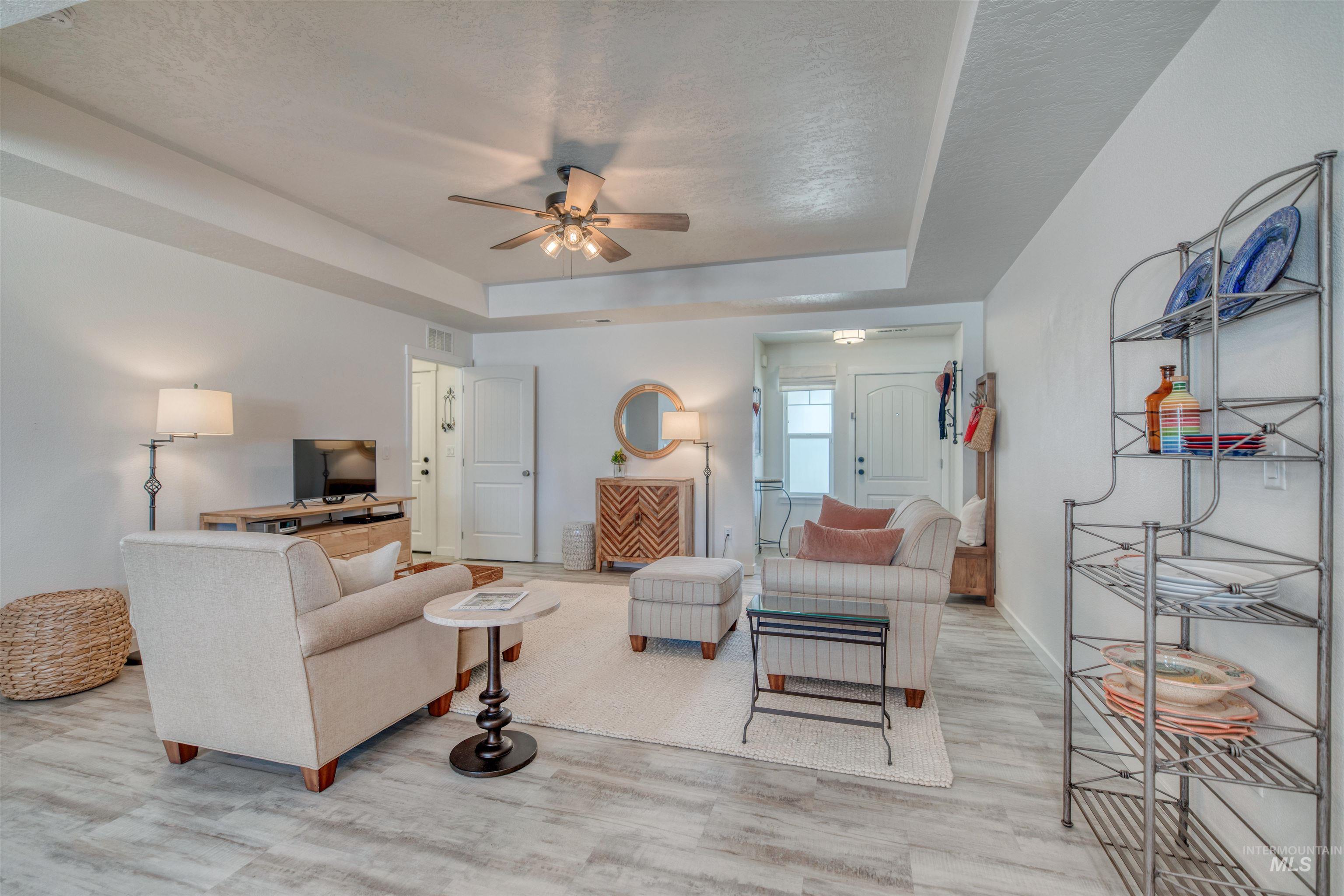 10288 Longtail Dr. Property Photo 5