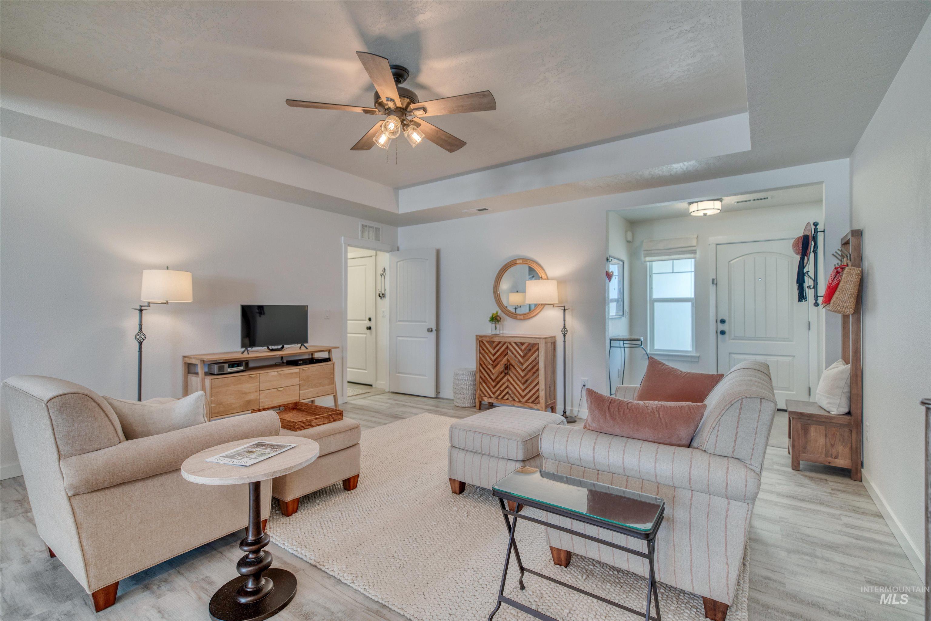 10288 Longtail Dr. Property Photo 6
