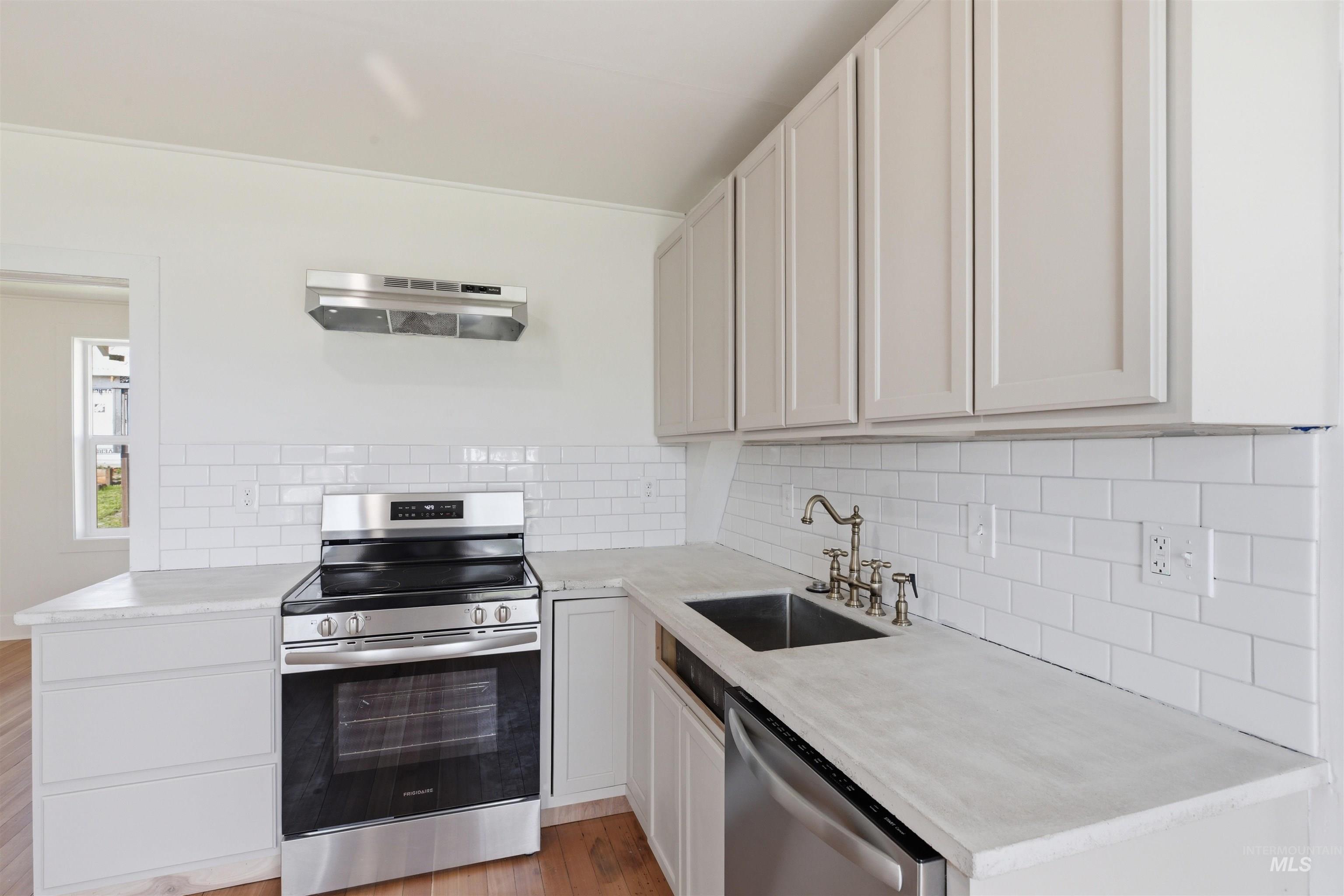 810 Pine St Property Photo 12
