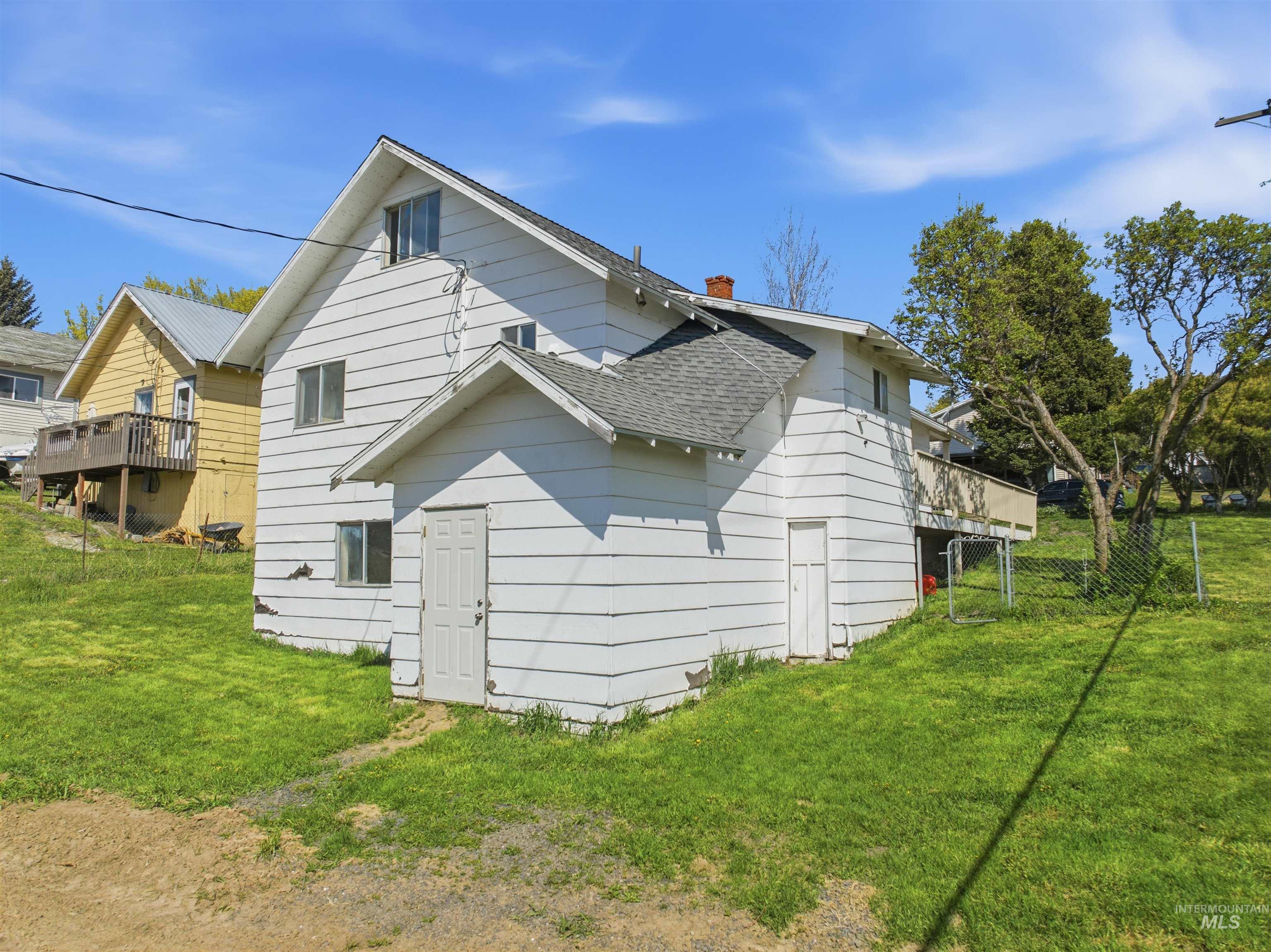 810 Pine St Property Photo 26