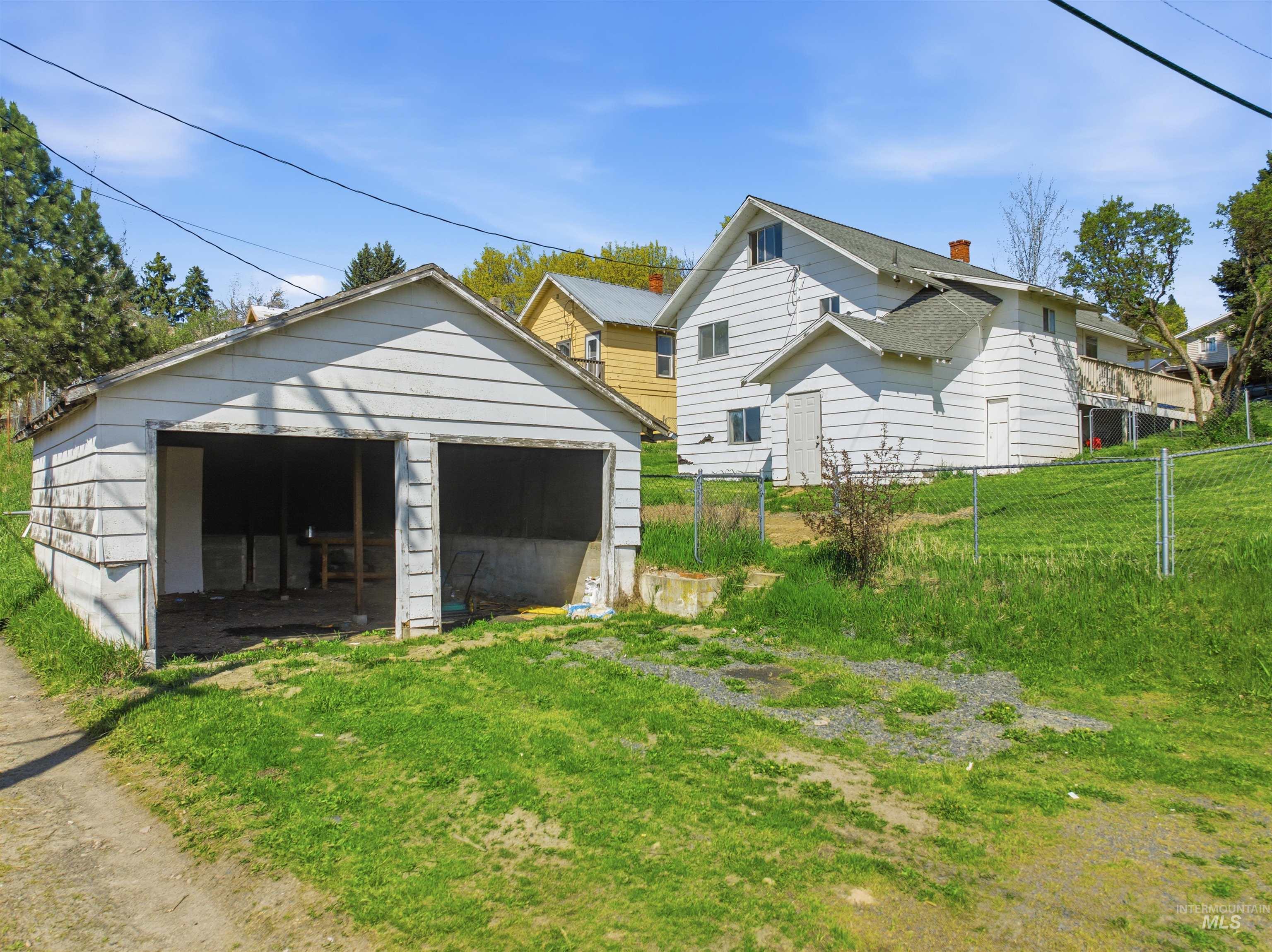810 Pine St Property Photo 28