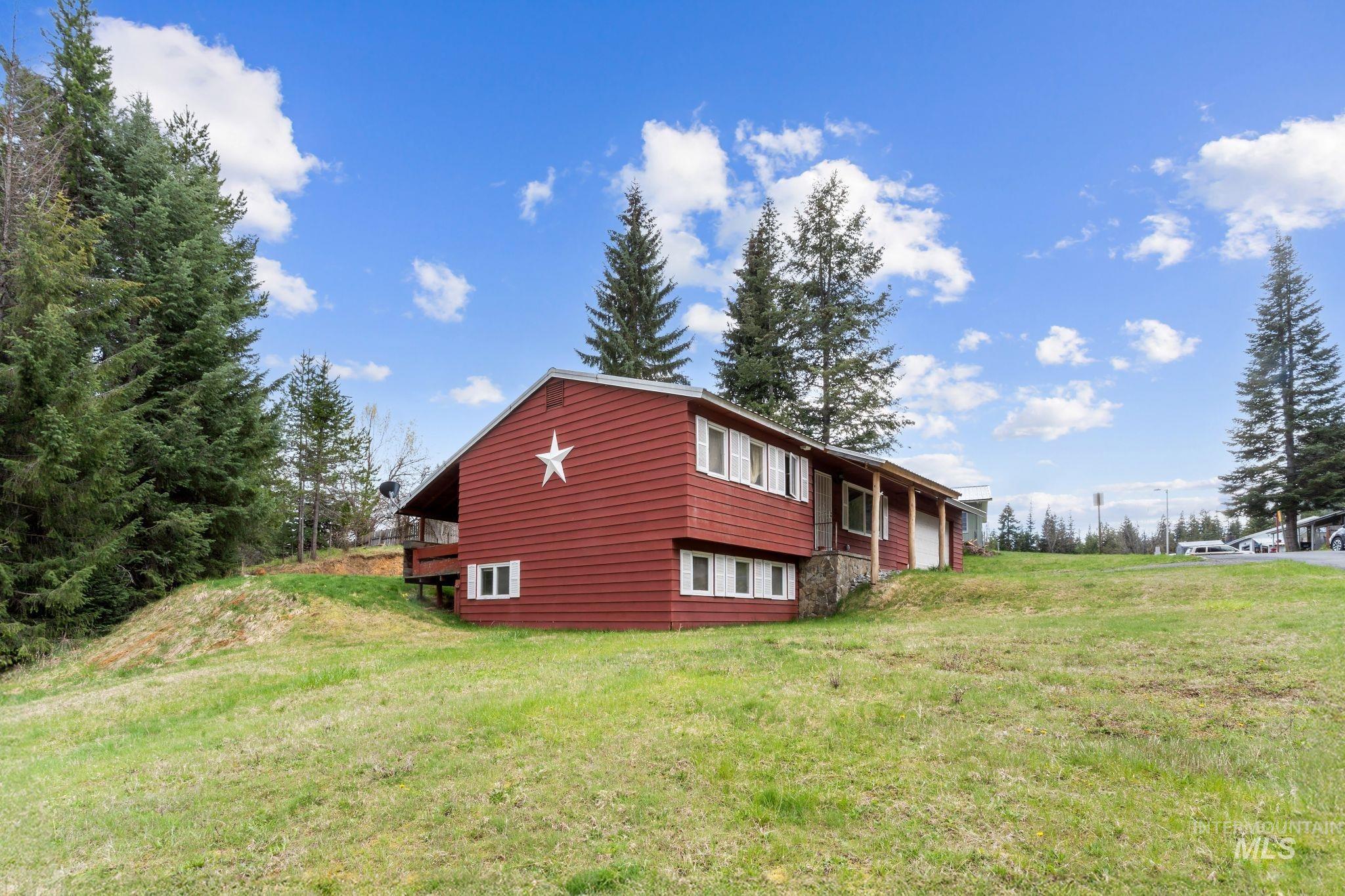 145 Timberline Dr. Property Photo 4