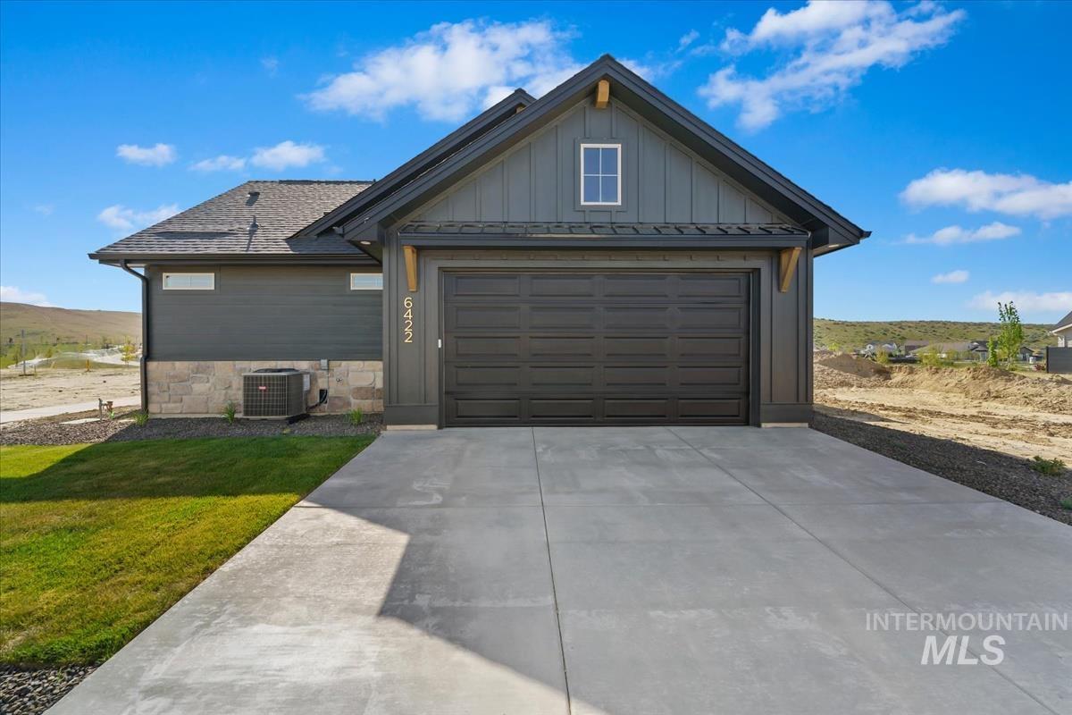 6422 N Barholm Ln Property Photo 1