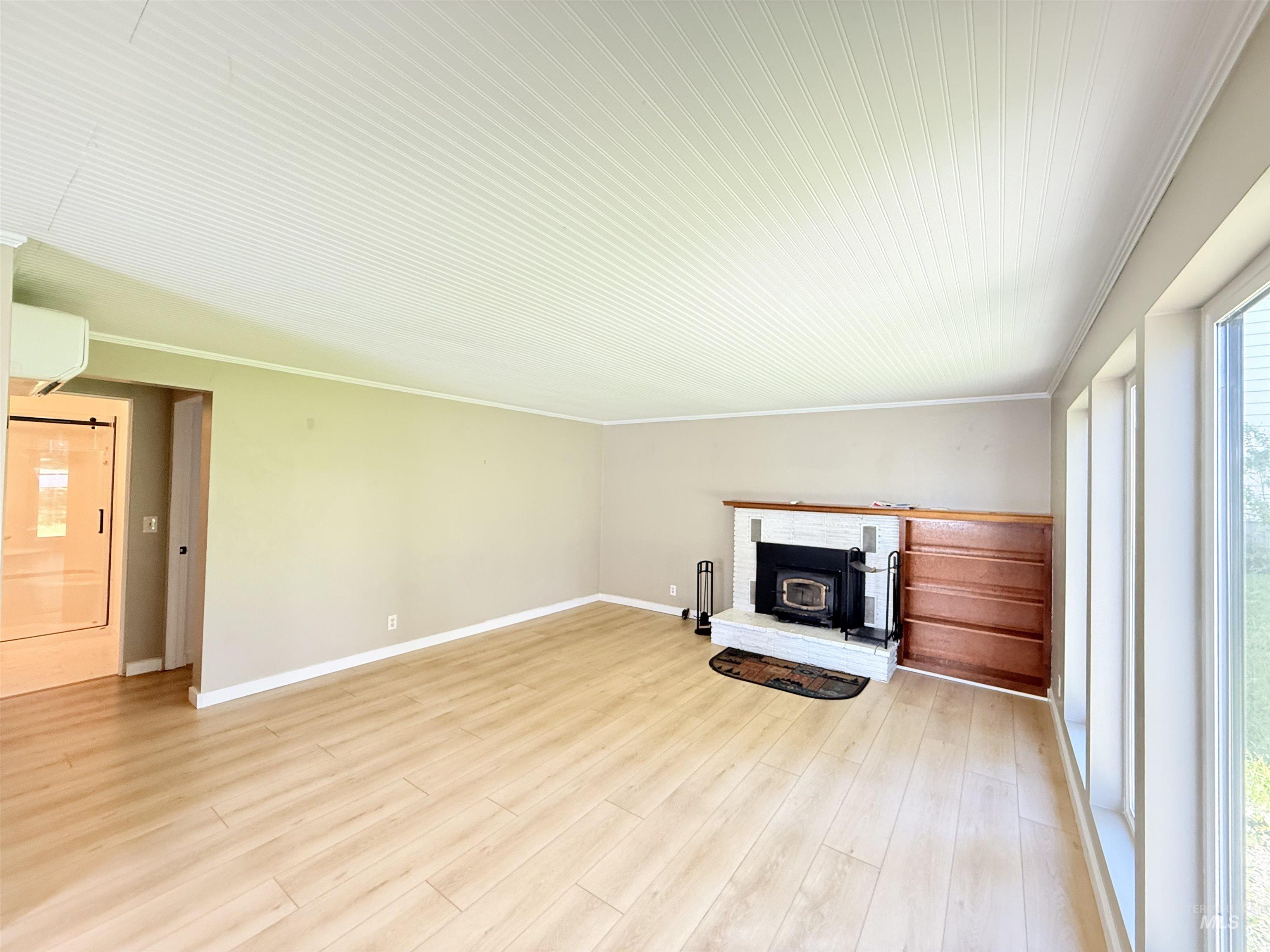 113 E South 2nd St. Property Photo 8