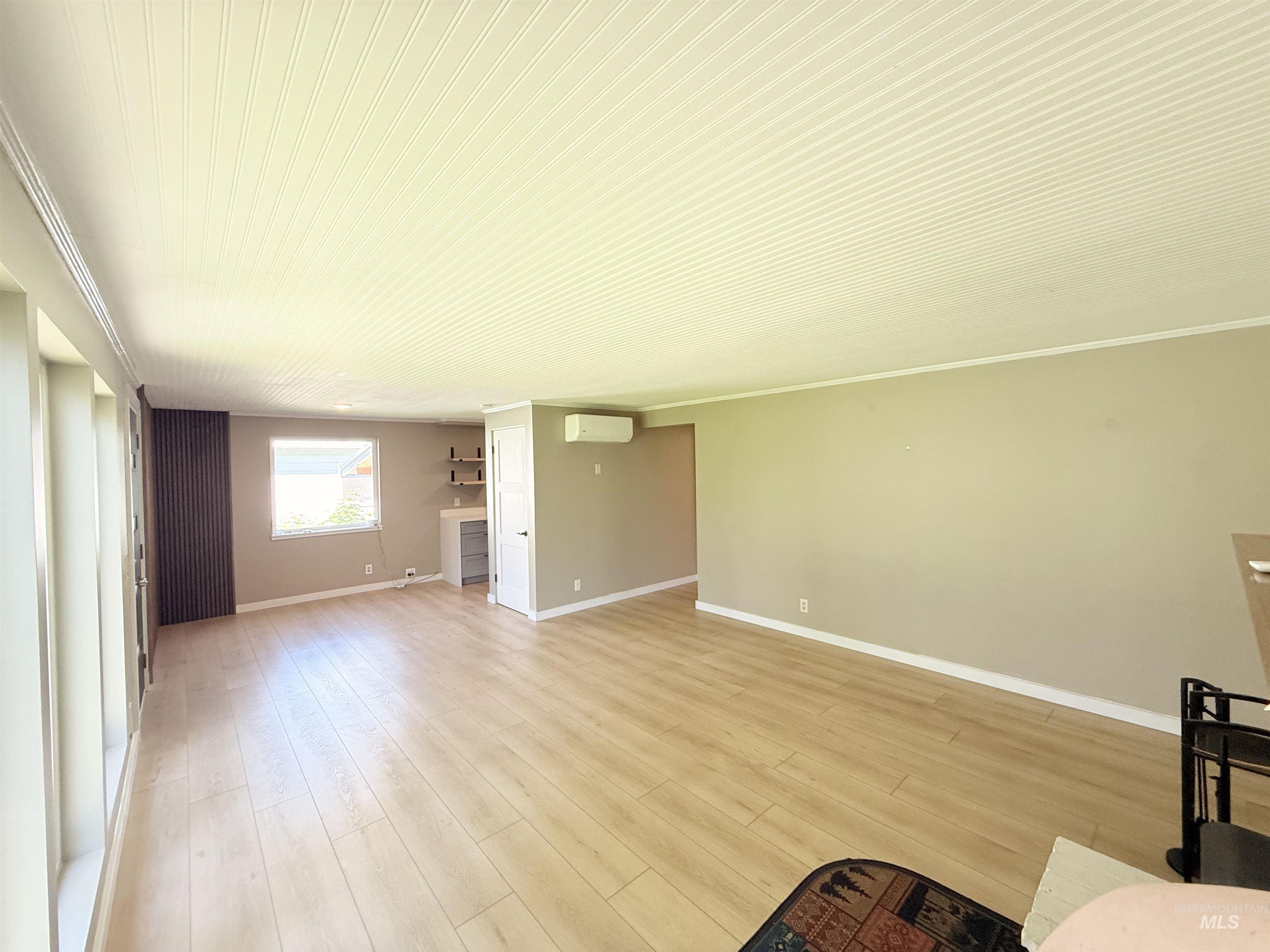 113 E South 2nd St. Property Photo 16