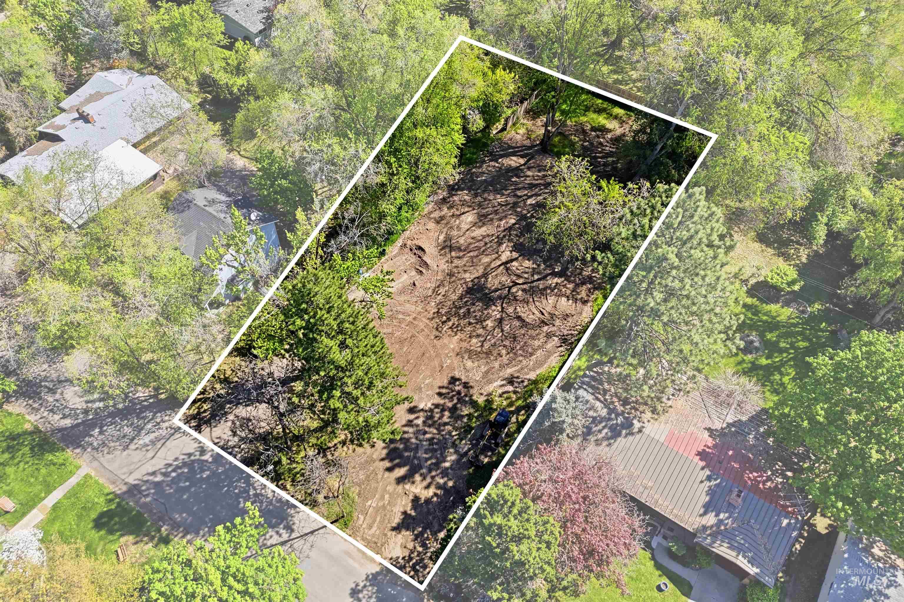 3012 N Tamarack Dr