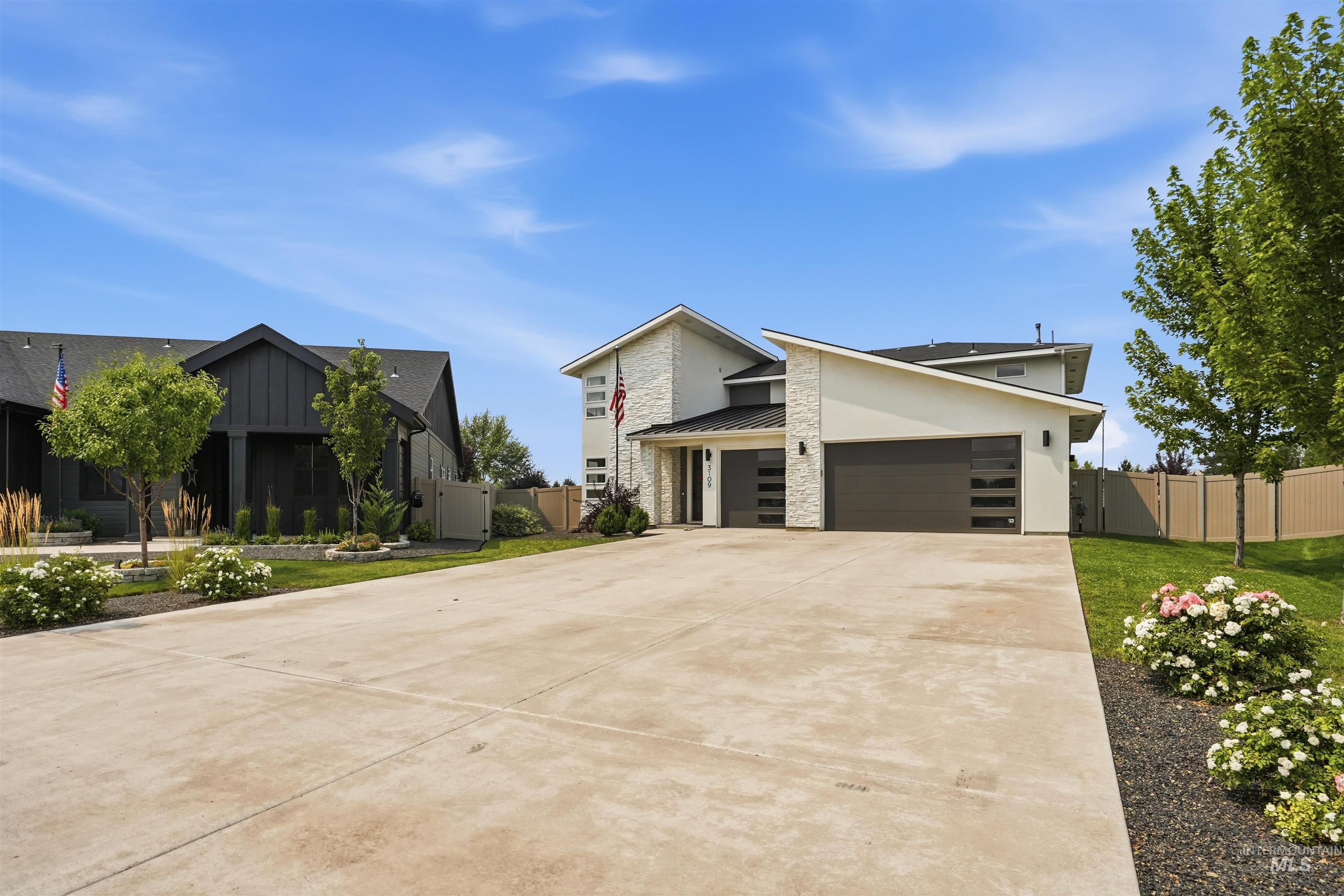3109 N King Garden Way Property Photo 4
