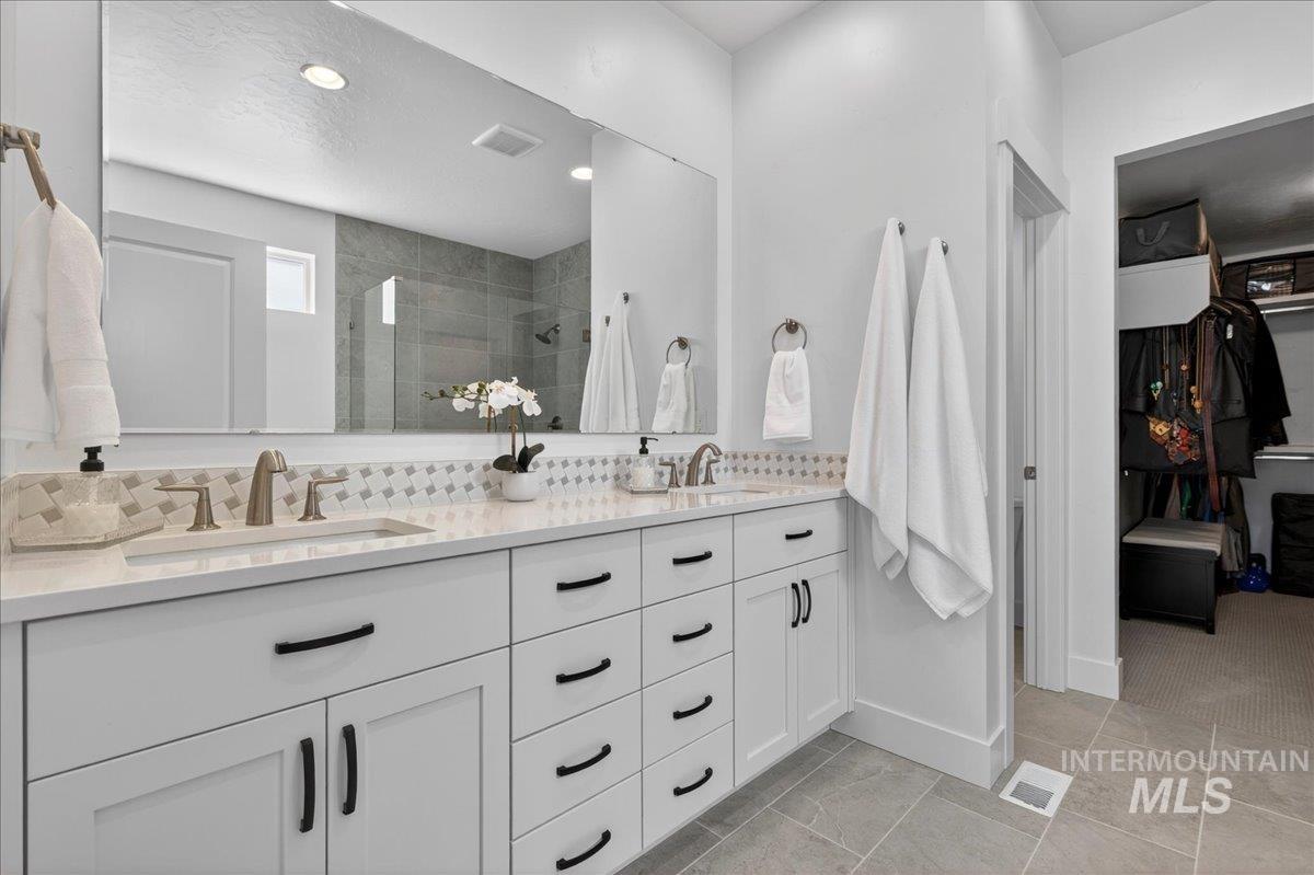 2205 N Vasquero Way Property Photo 13