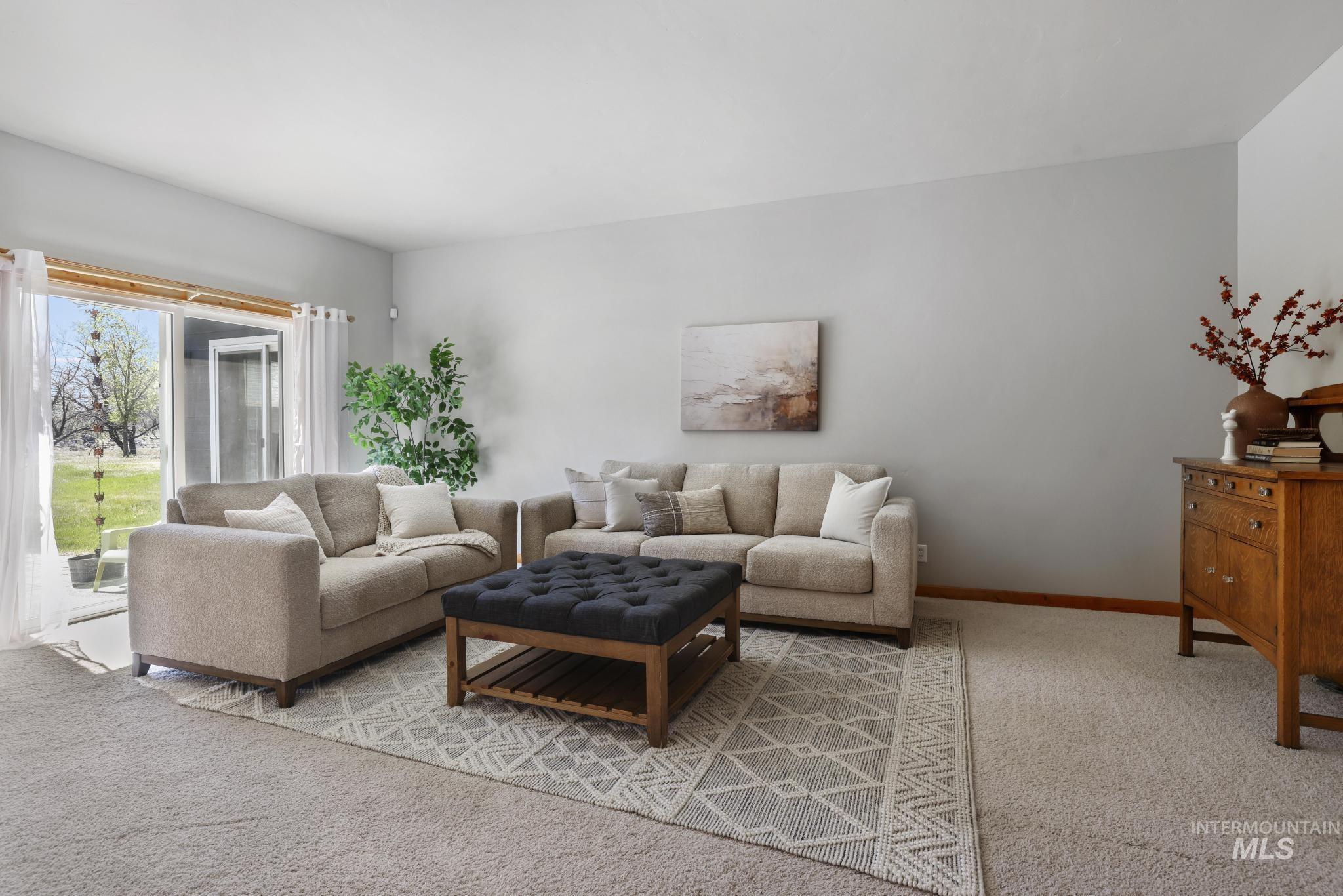 2726 S. 850 E. Property Photo 5