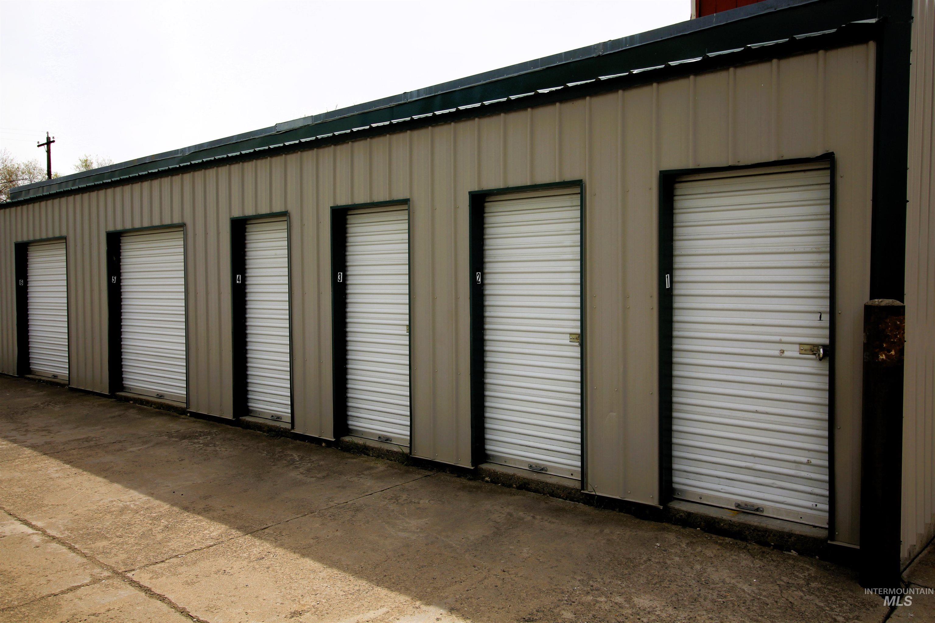 40 S Depot Street Property Photo 8