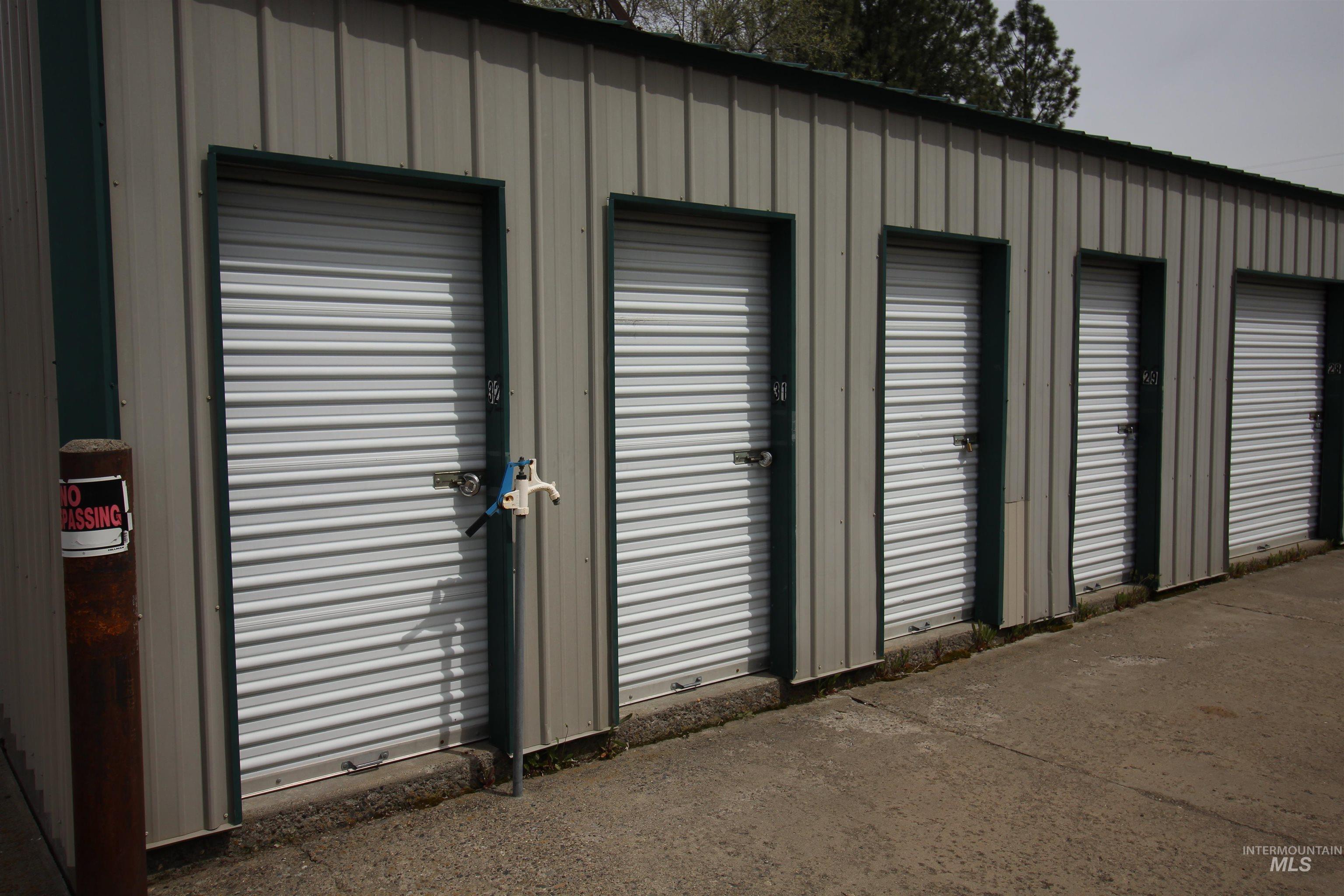 40 S Depot Street Property Photo 10
