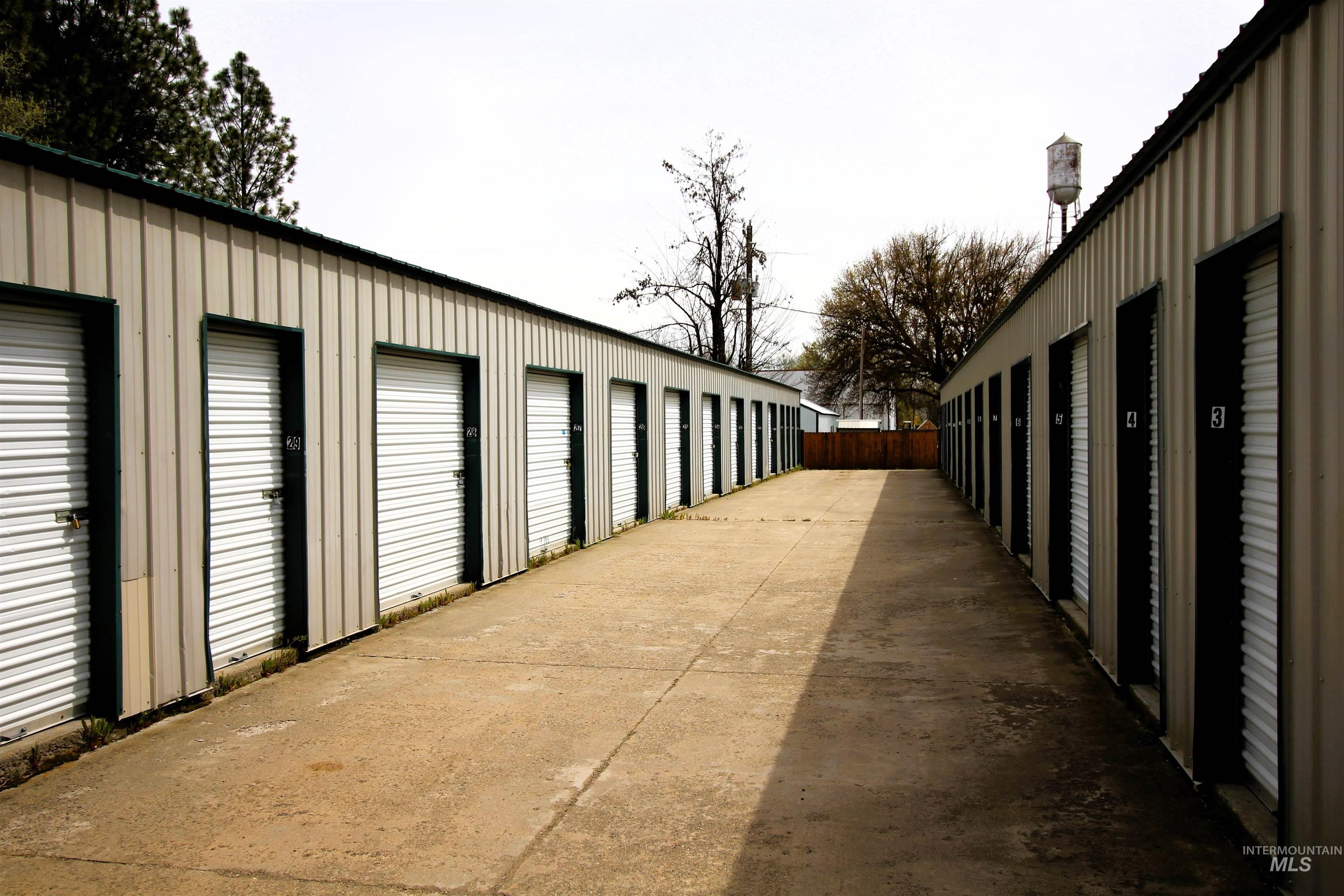 40 S Depot Street Property Photo 11