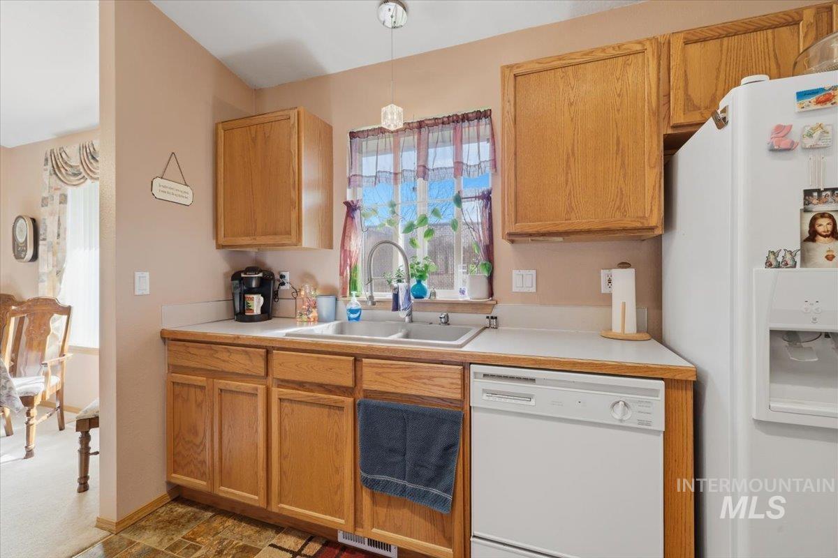 606 N Sterling St Property Photo 10