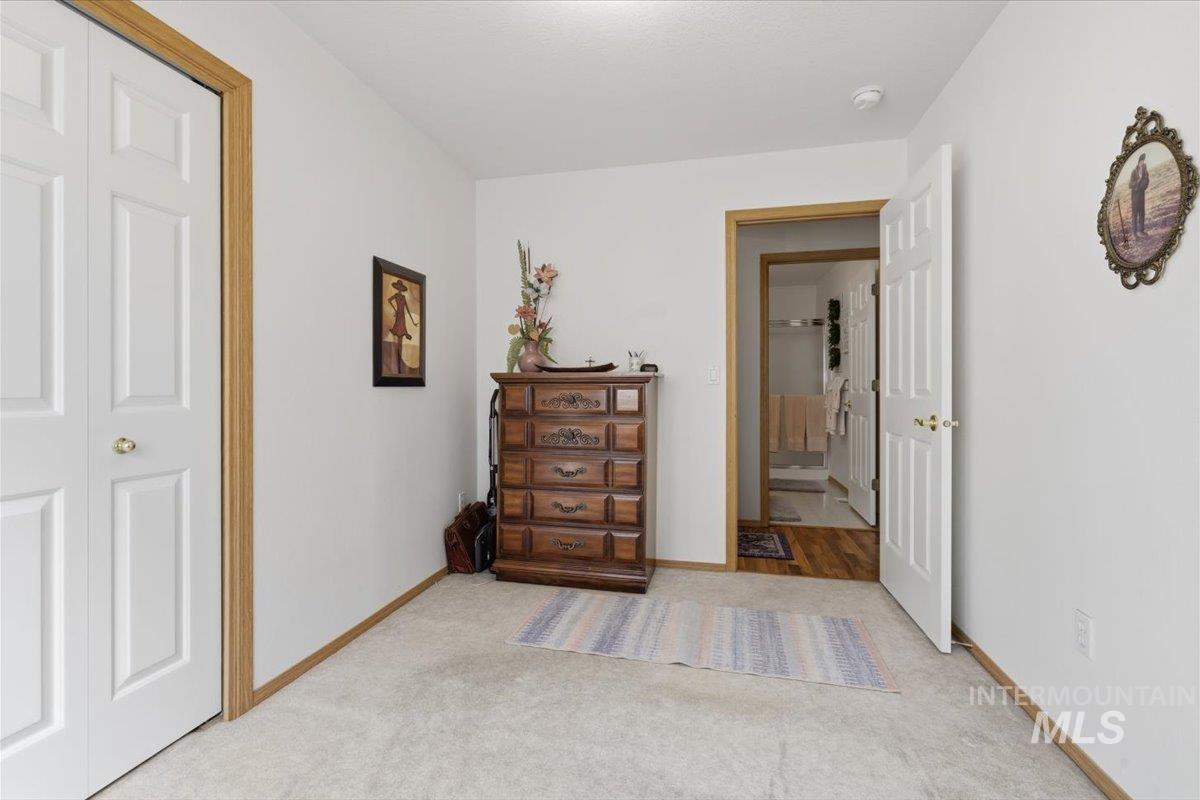 606 N Sterling St Property Photo 23