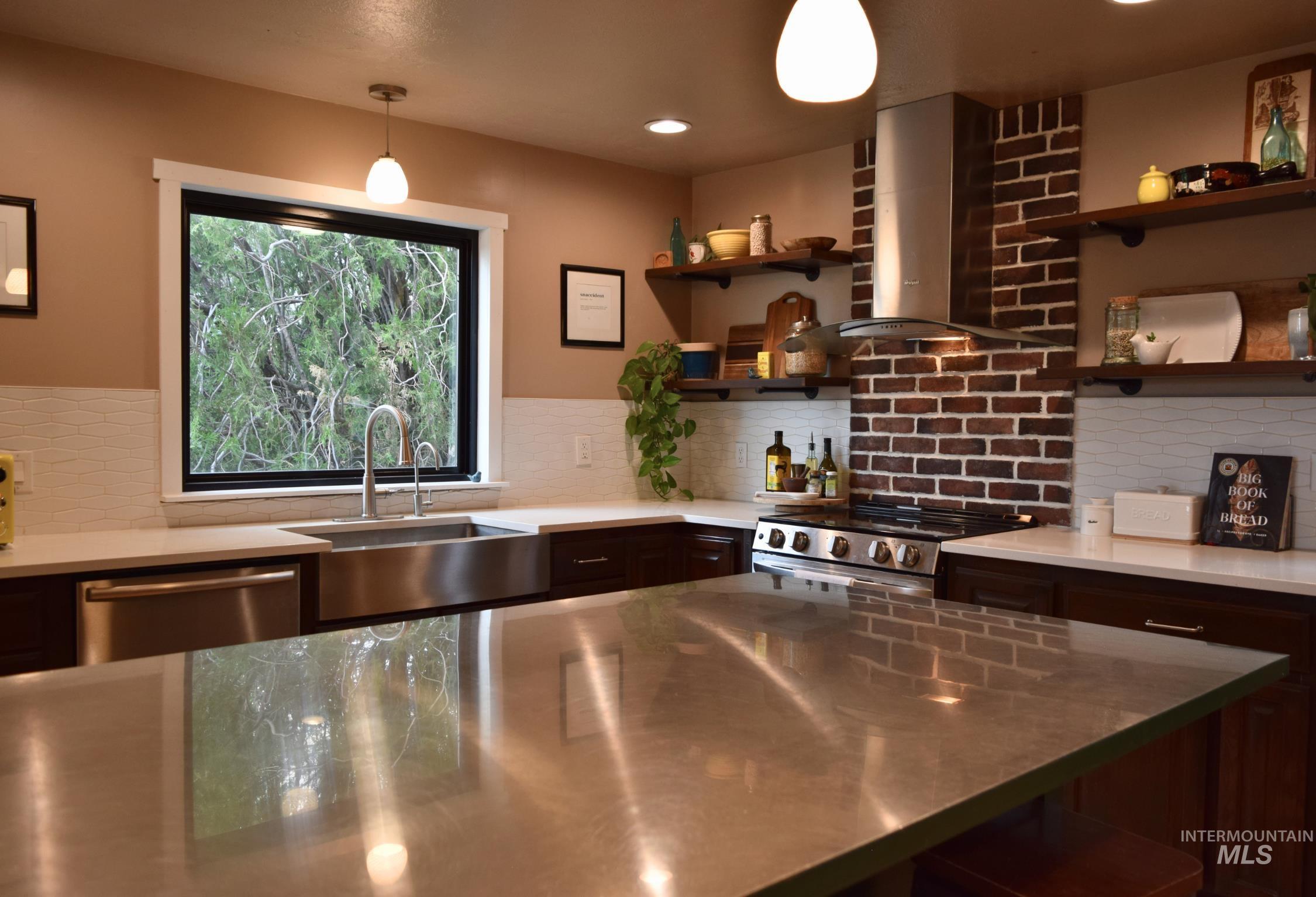 14526 Perfection Lane Property Photo 7