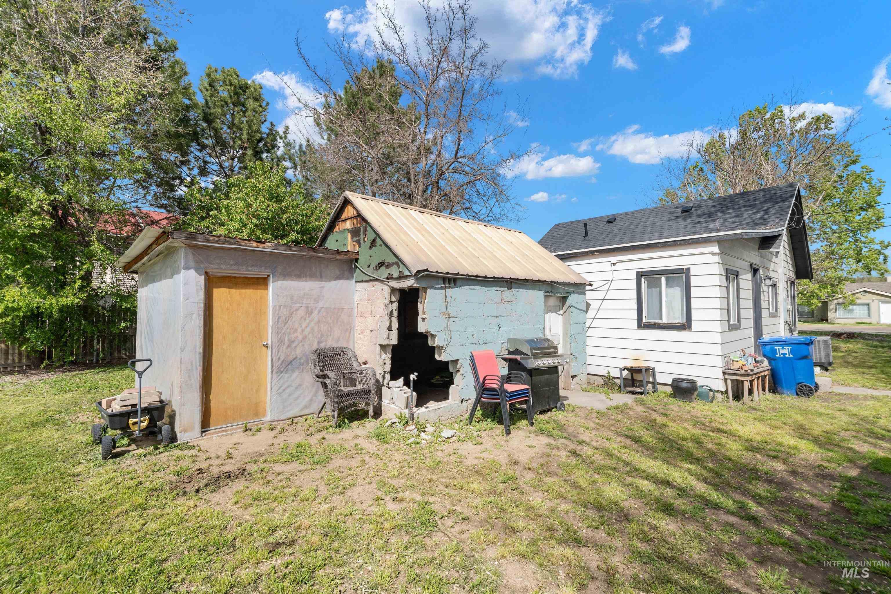 702 S 12th St Property Photo 15