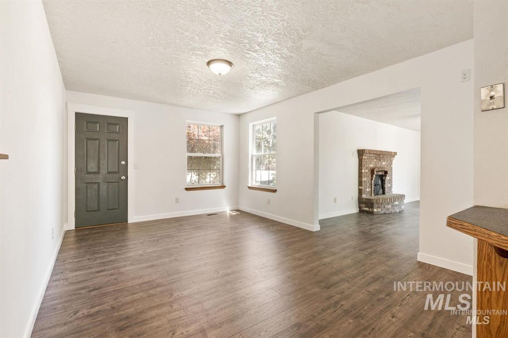 4135 W Cherry Ln Property Photo 7