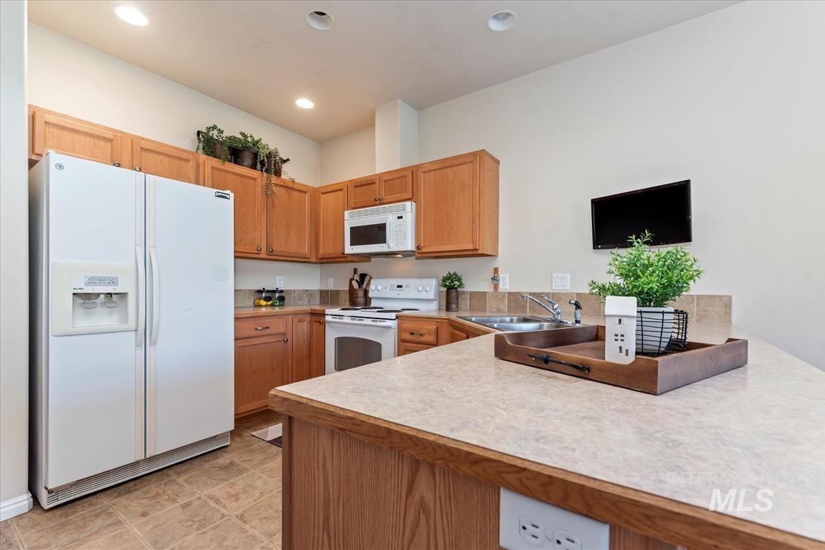 21 Mangum Property Photo 8
