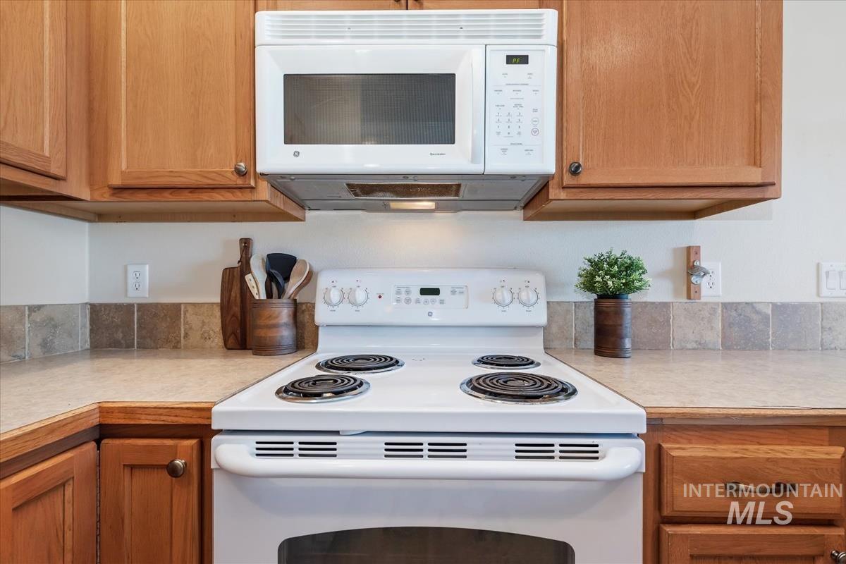 21 Mangum Property Photo 10