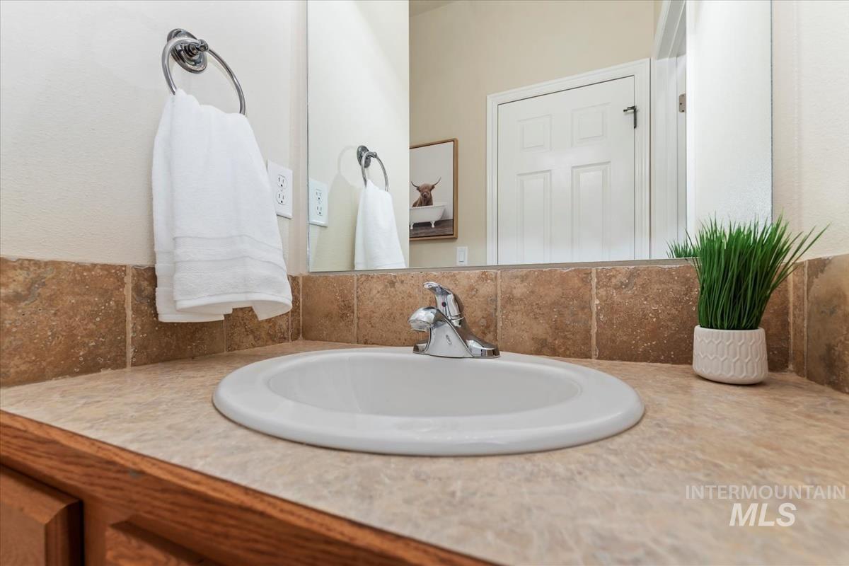 21 Mangum Property Photo 19