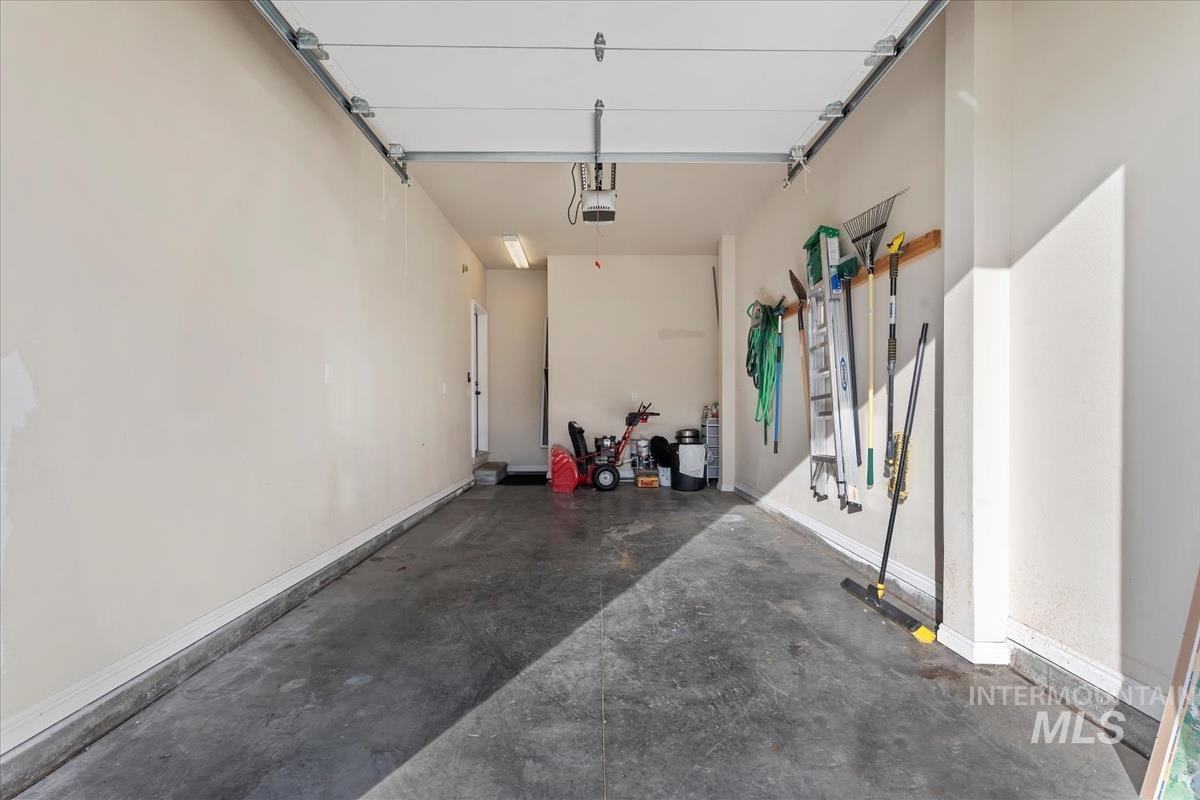 21 Mangum Property Photo 36