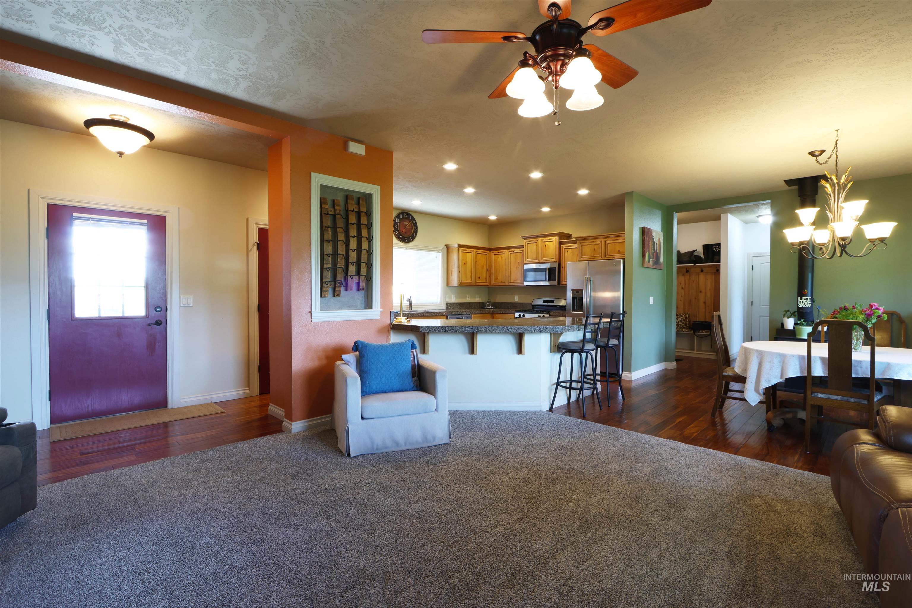 2278 Golf Lane Property Photo 4