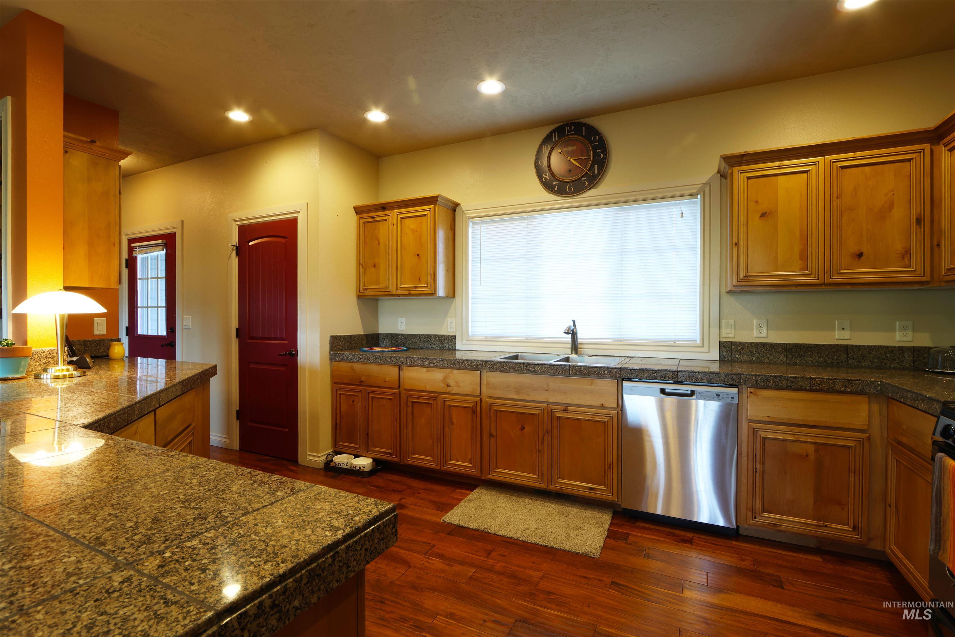 2278 Golf Lane Property Photo 8
