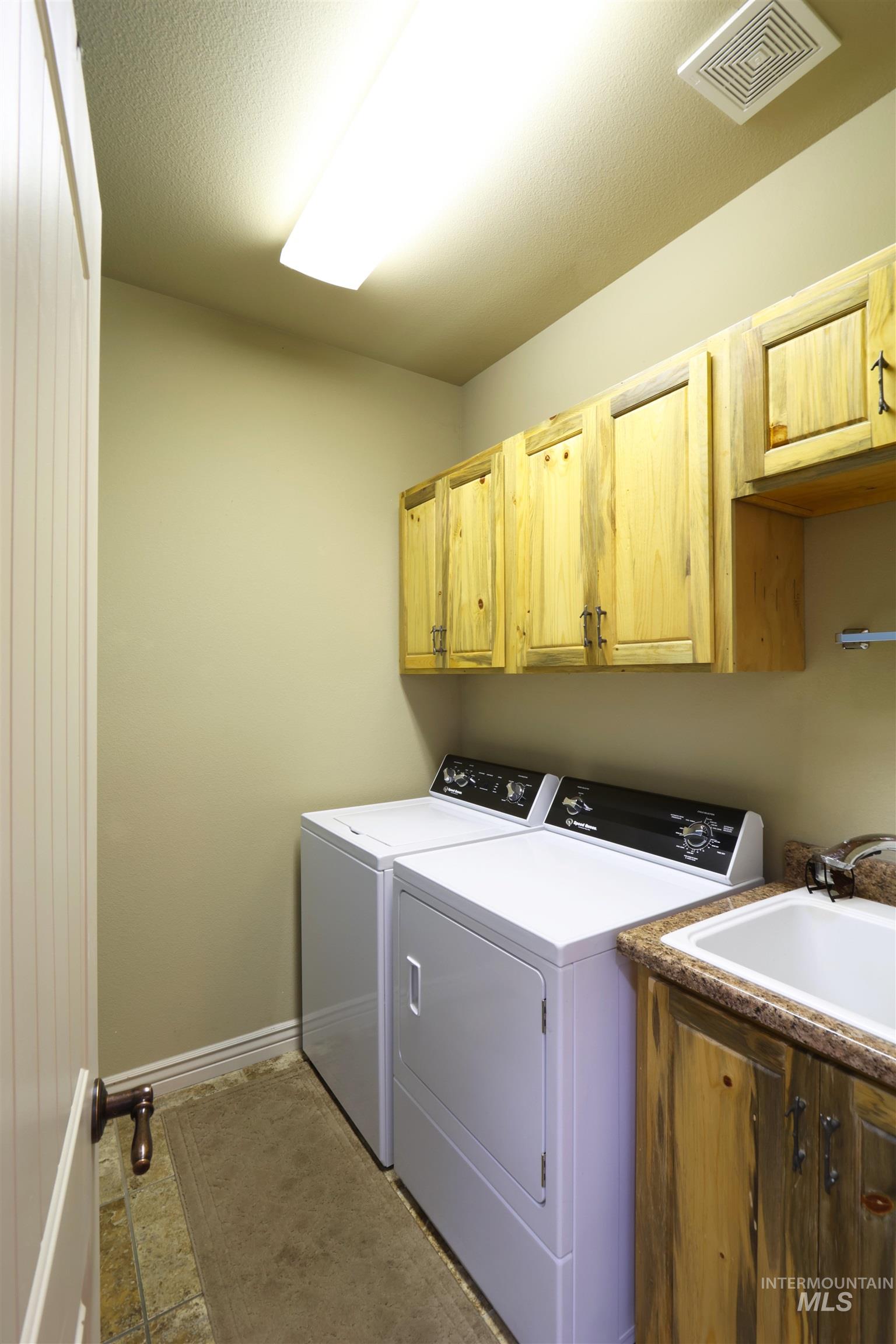 2278 Golf Lane Property Photo 9