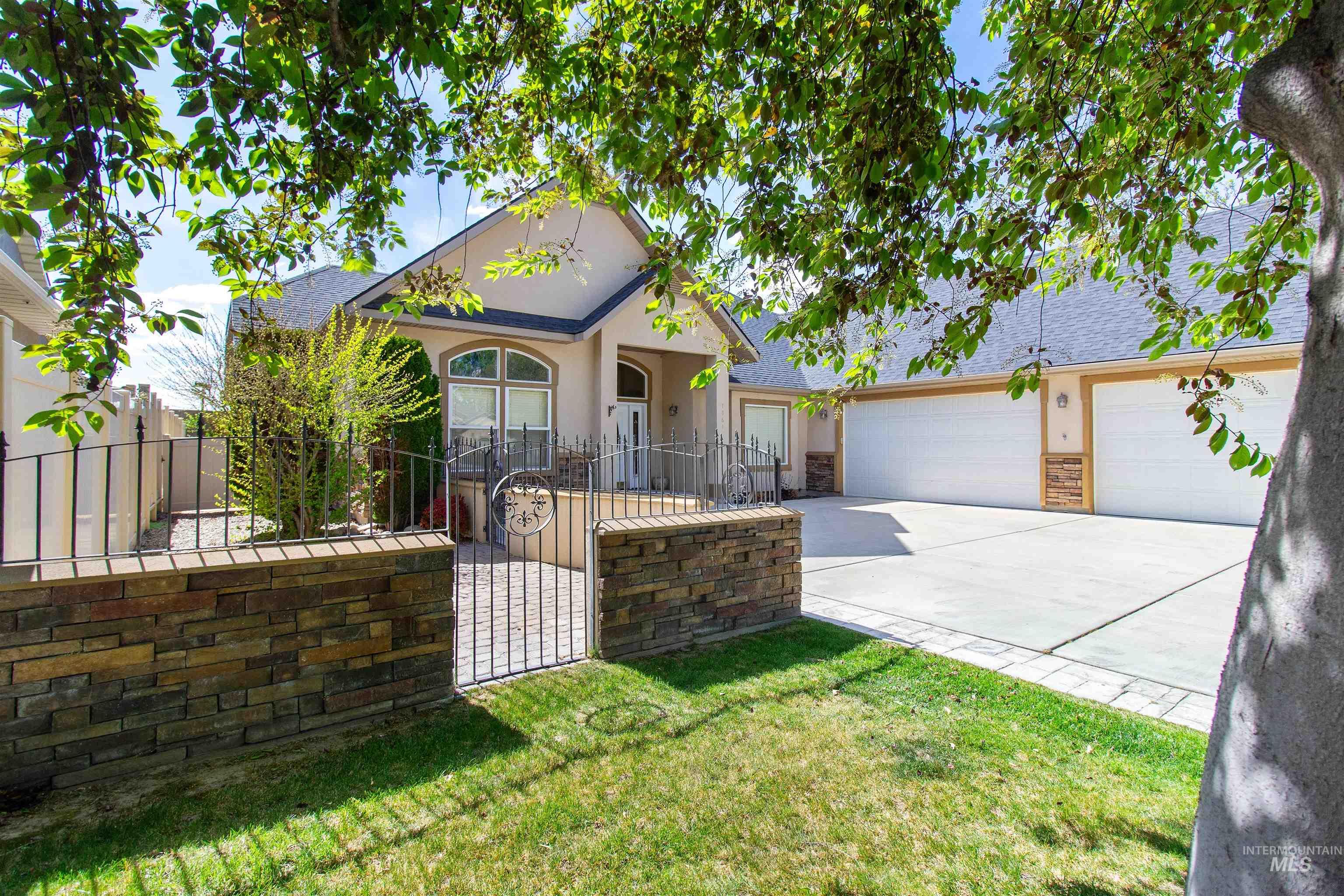 1861 Canyon Park Ct Property Photo 3