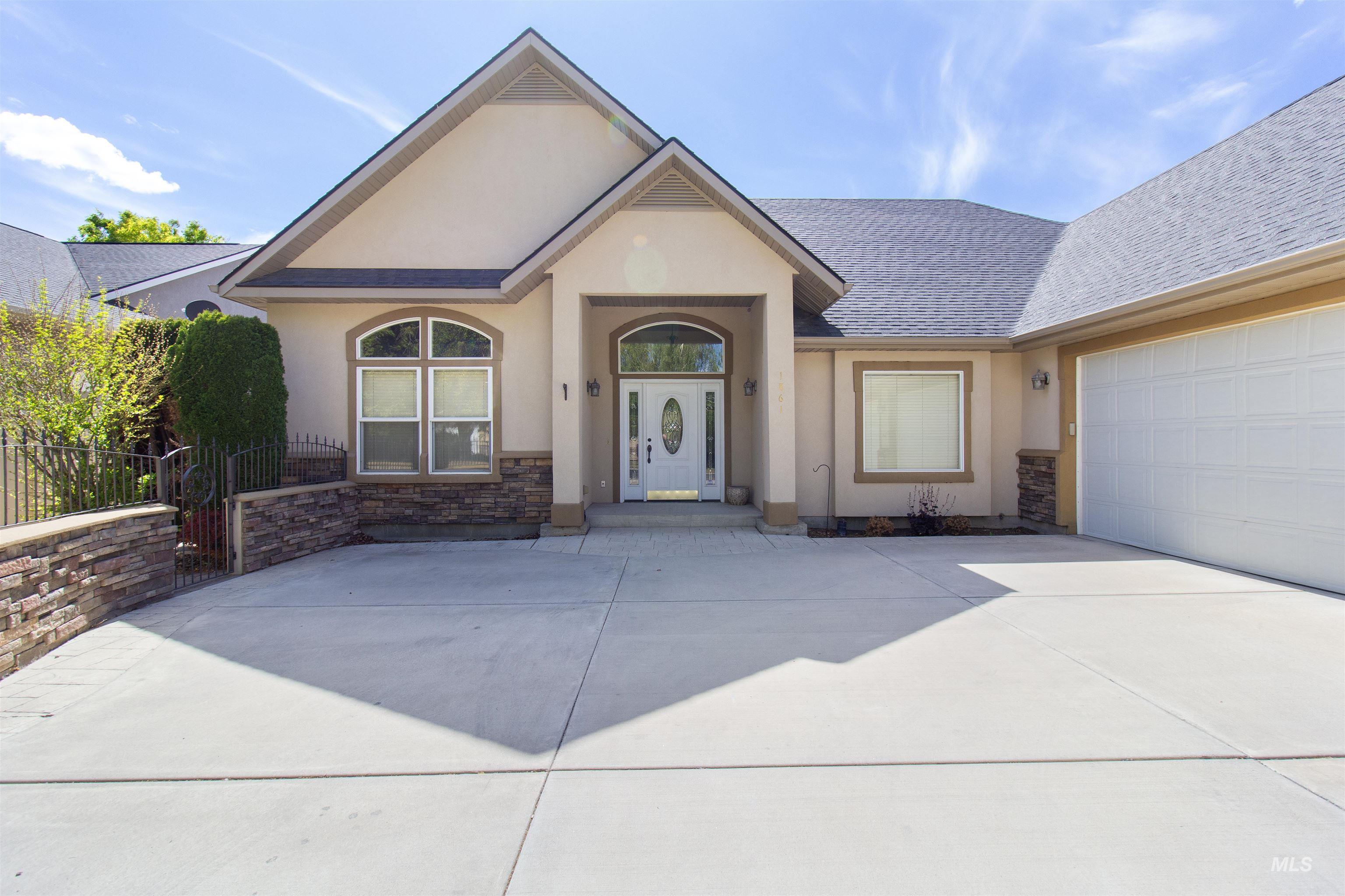 1861 Canyon Park Ct Property Photo 4