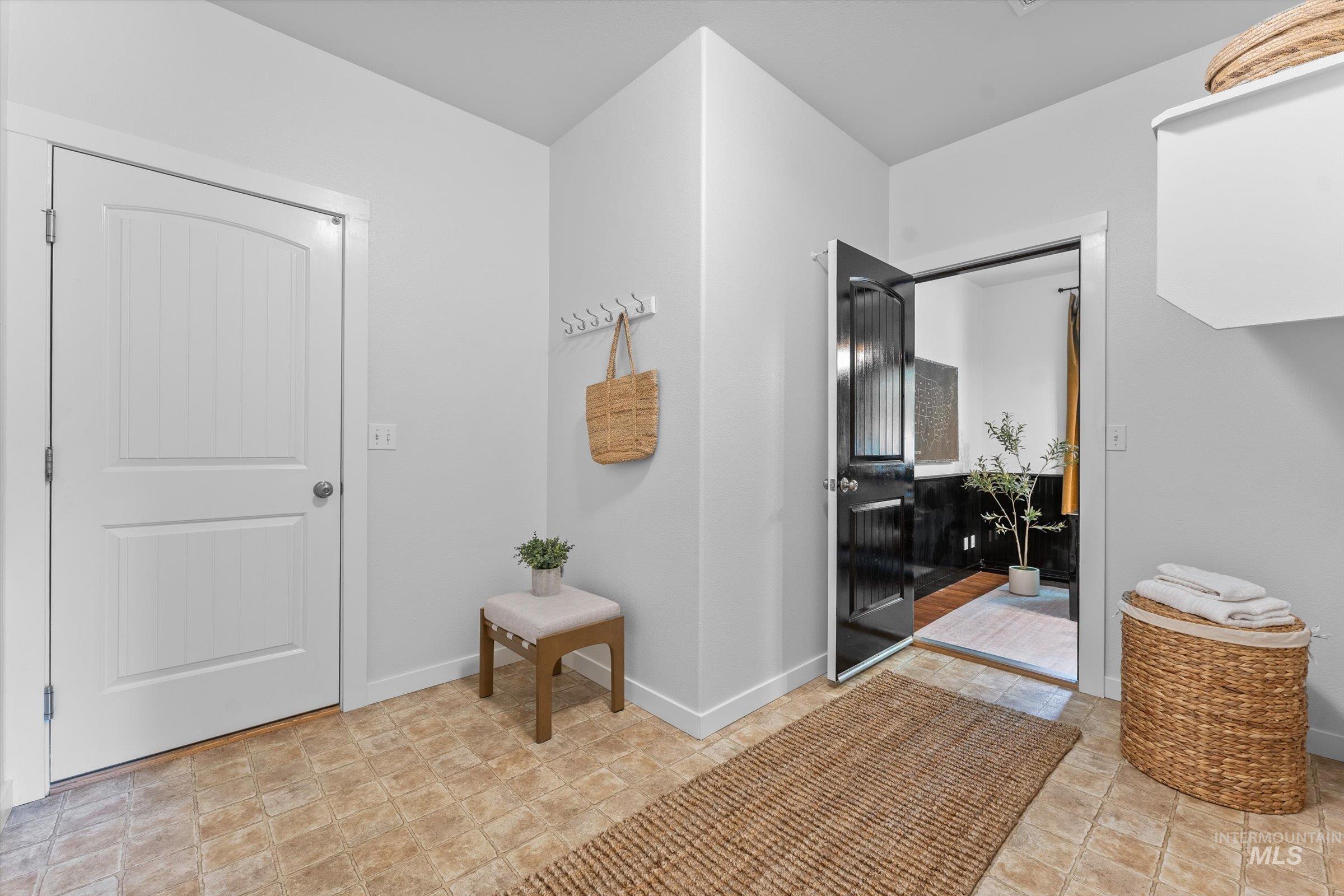 3542 S Capulet Way Property Photo 18