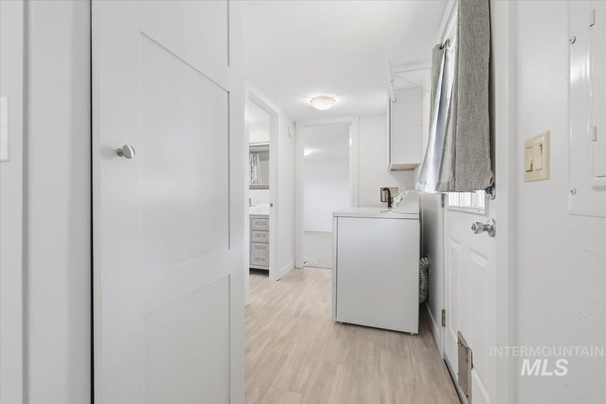 5653 N Fairfax Property Photo 22