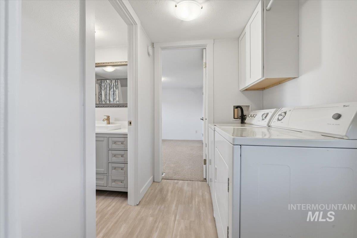 5653 N Fairfax Property Photo 23