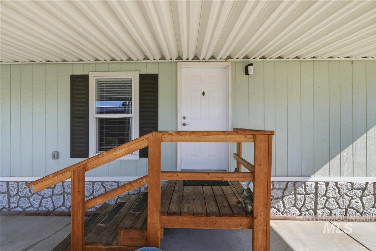 5653 N Fairfax Property Photo 28